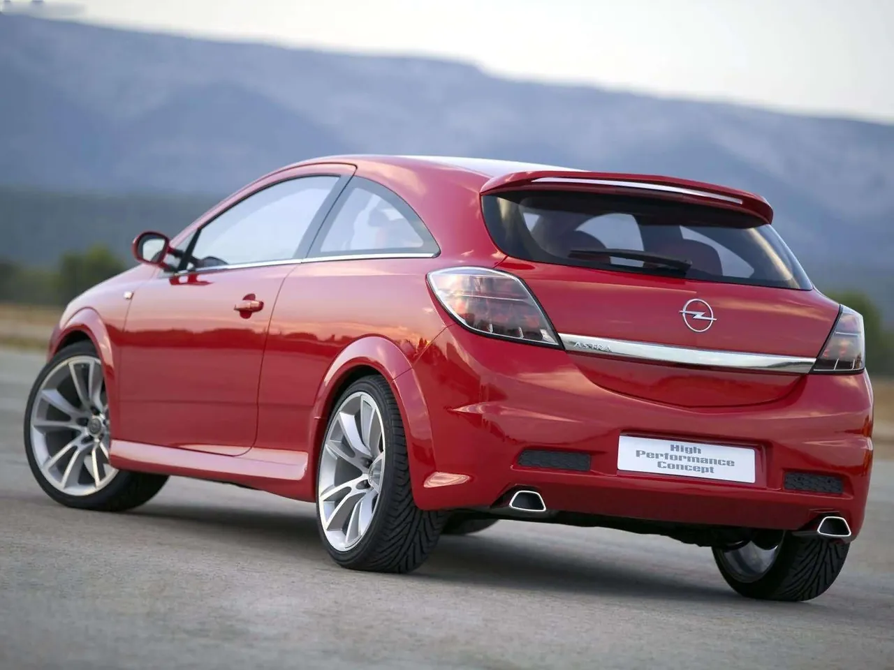 Opel Astra High Performance Concept (2004) – zadní tříčtvrteční pohled
