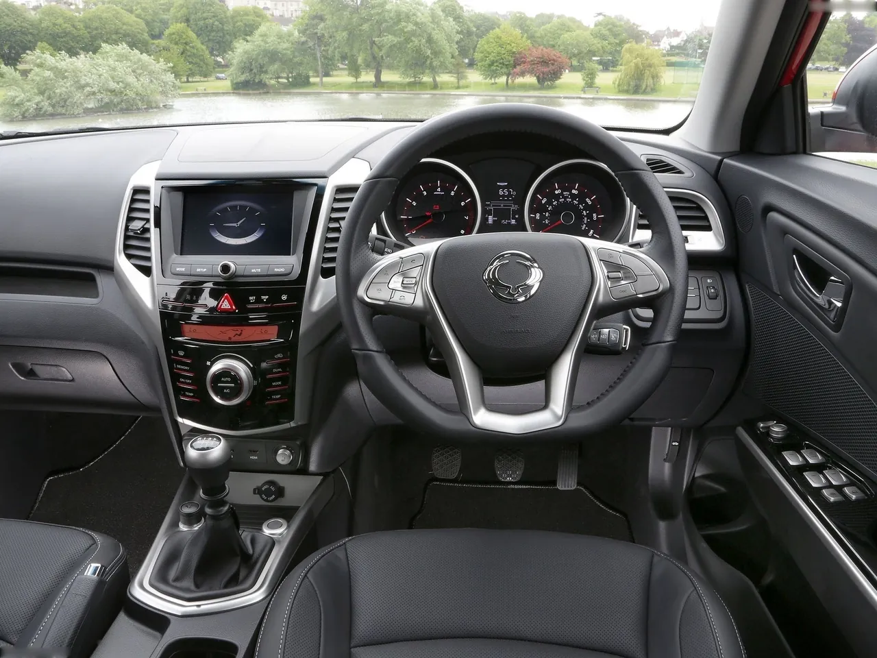 SsangYong Tivoli (2016) – interiér