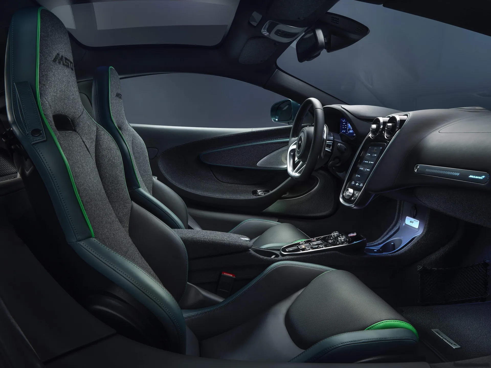 McLaren GT Verdant by MSO (2020) – interiér