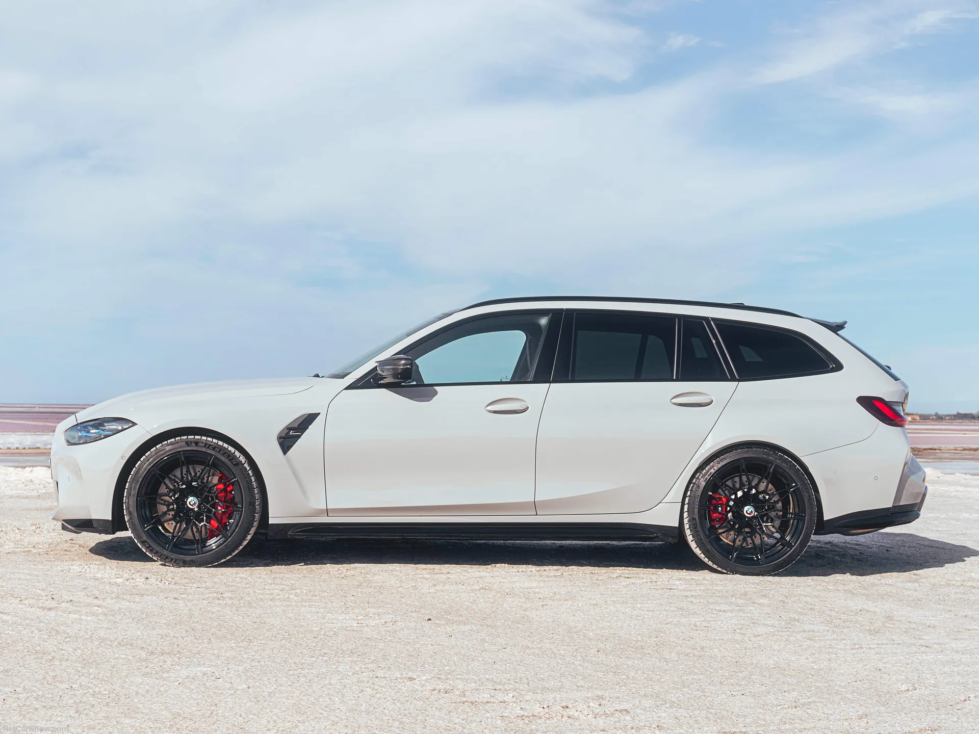 BMW M3 Touring (2023) – boční profil