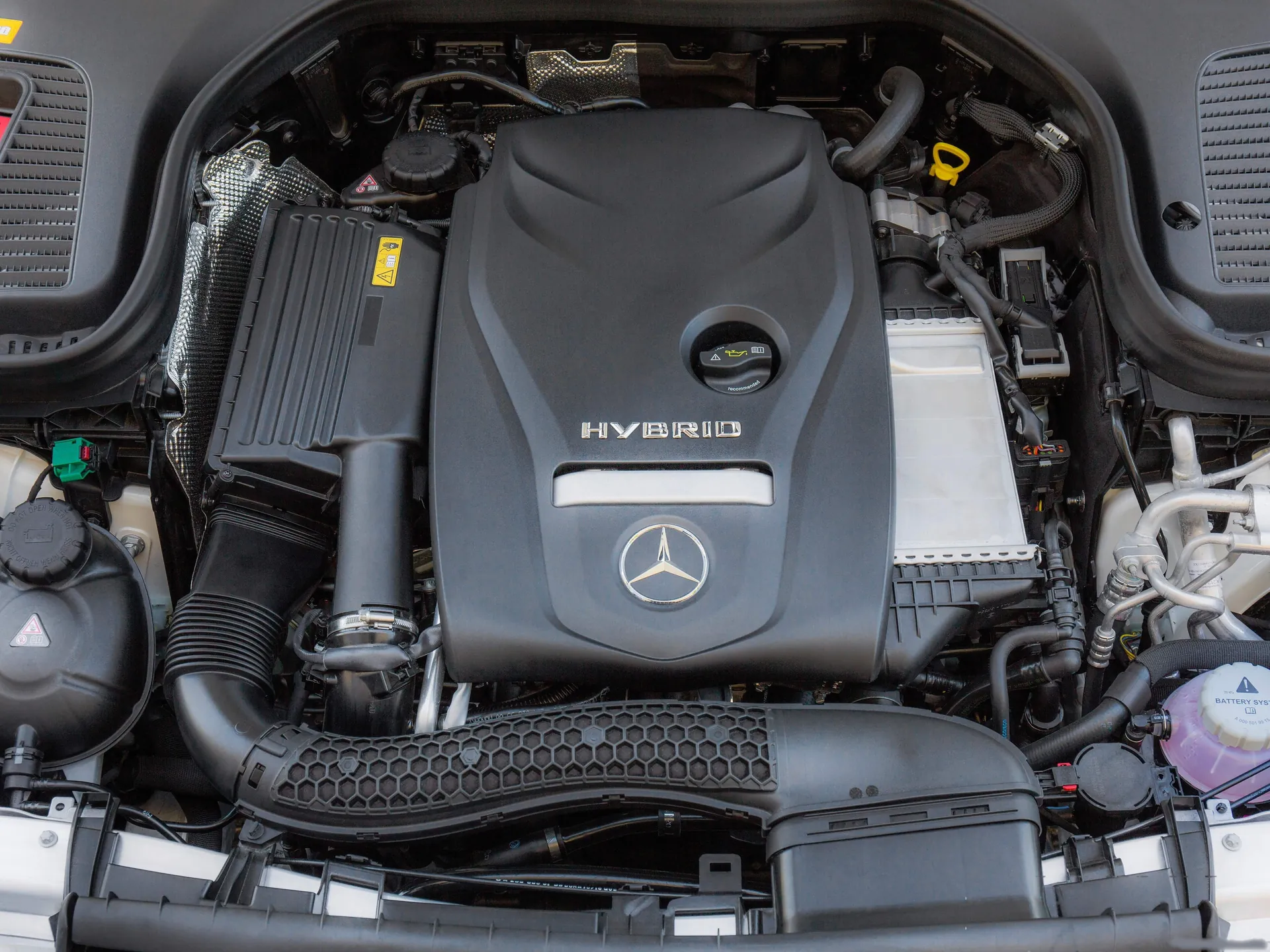 Mercedes-Benz GLC Coupe (2017) - Engine Bay