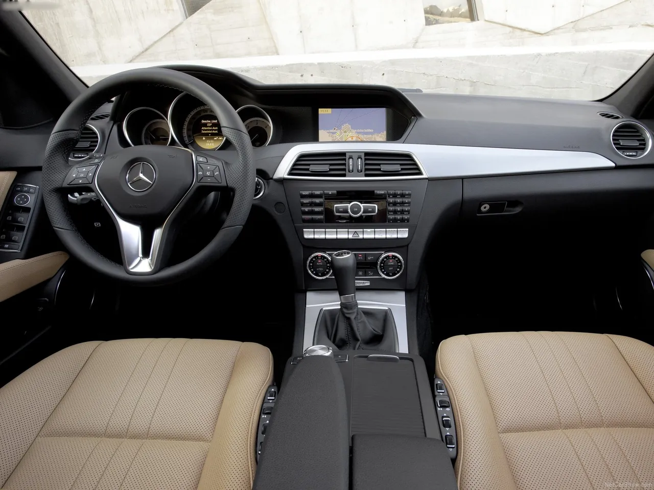 Mercedes-Benz C-Class (2012) - Interior