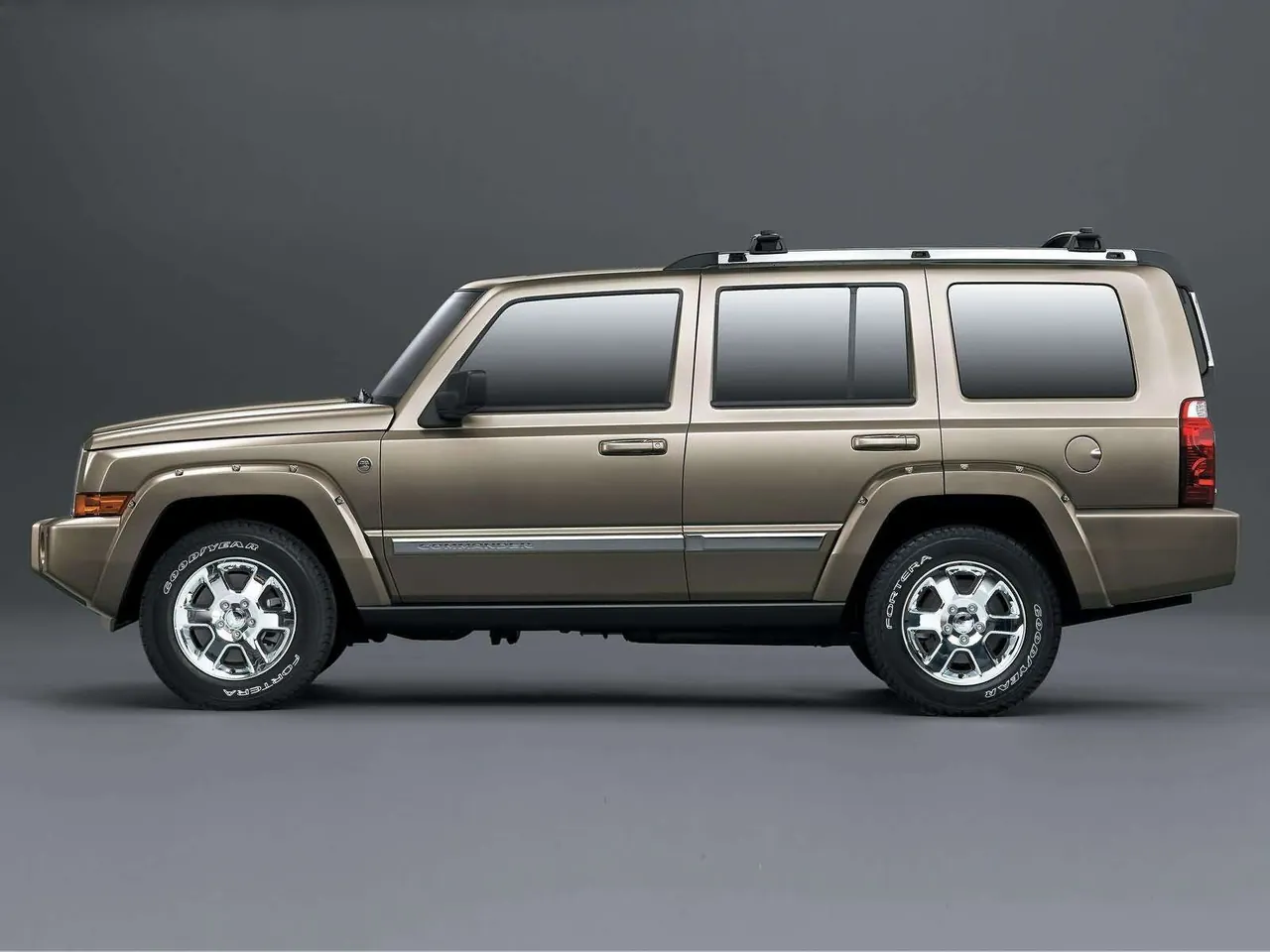 Jeep Commander 4x4 Limited 5.7 HEMI (2006) - Side Profile
