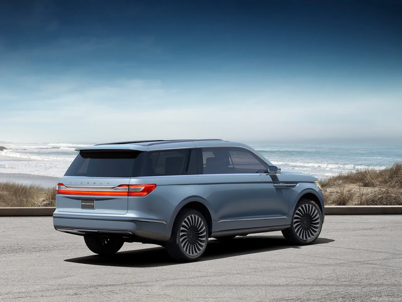 Lincoln Navigator Concept (2016) – zadní tříčtvrteční pohled