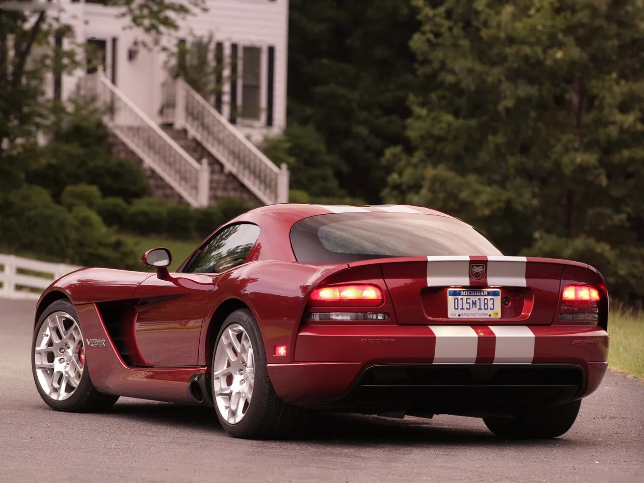 Dodge Viper SRT10 (2008) – zadní tříčtvrteční pohled