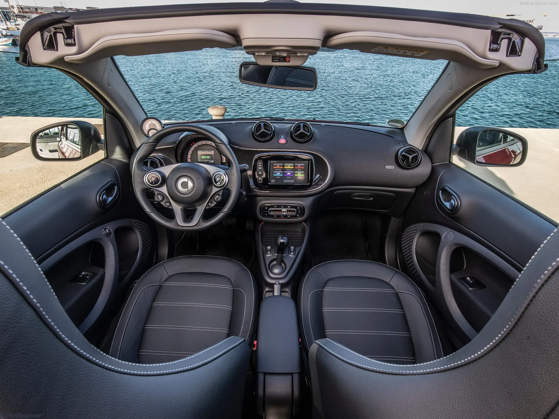 Smart EQ fortwo cabrio (2020) – interiér
