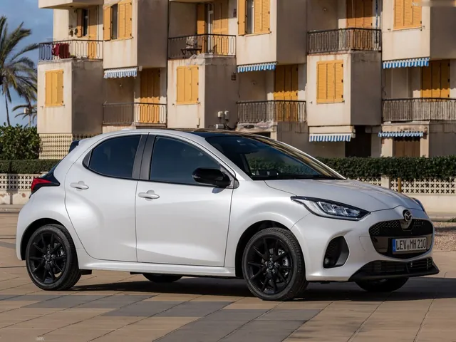Mazda 2 Hybrid (2026)