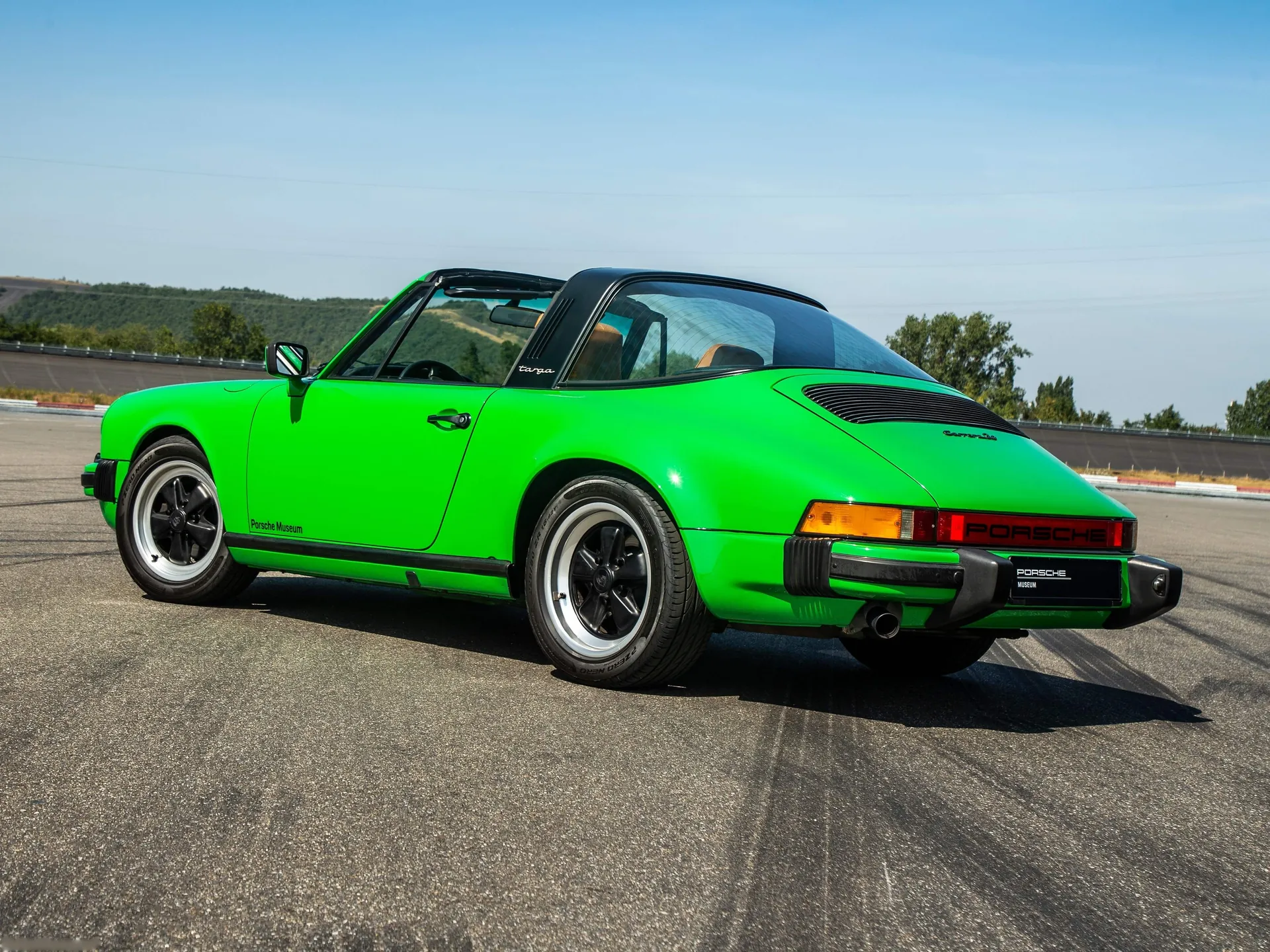 Porsche 911 Carrera 3.0 Targa (1976) - Rear Three-Quarter