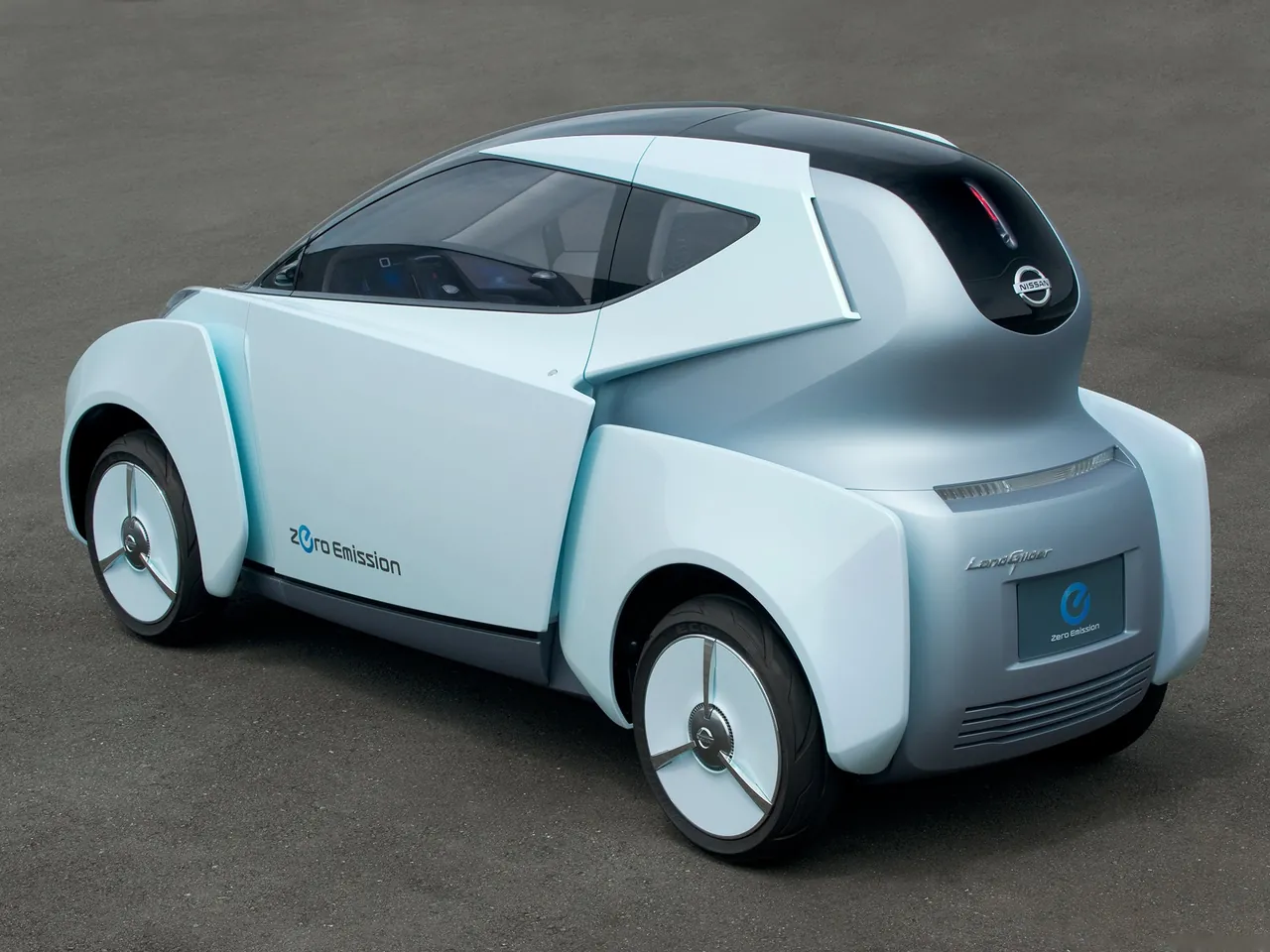 Nissan Land Glider Concept (2009) – zadní tříčtvrteční pohled