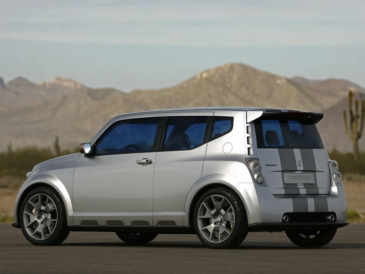 Dodge Hornet Concept (2006) – zadní tříčtvrteční pohled
