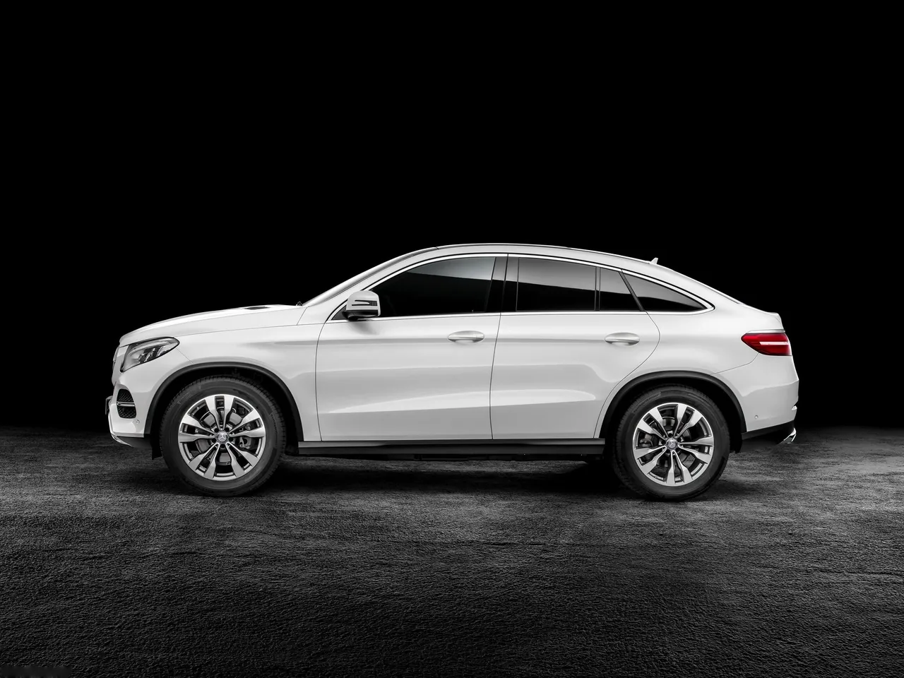 Mercedes-Benz GLE Coupe (2016) – boční profil
