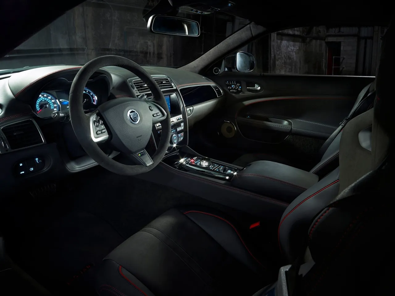 Jaguar XKR-S GT (2014) – interiér