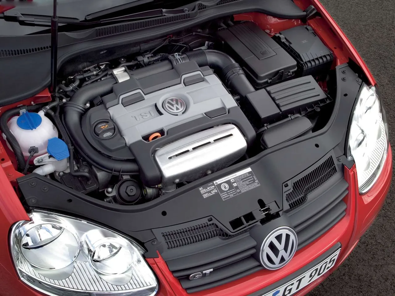 Volkswagen Golf GT (2006) - Engine Bay