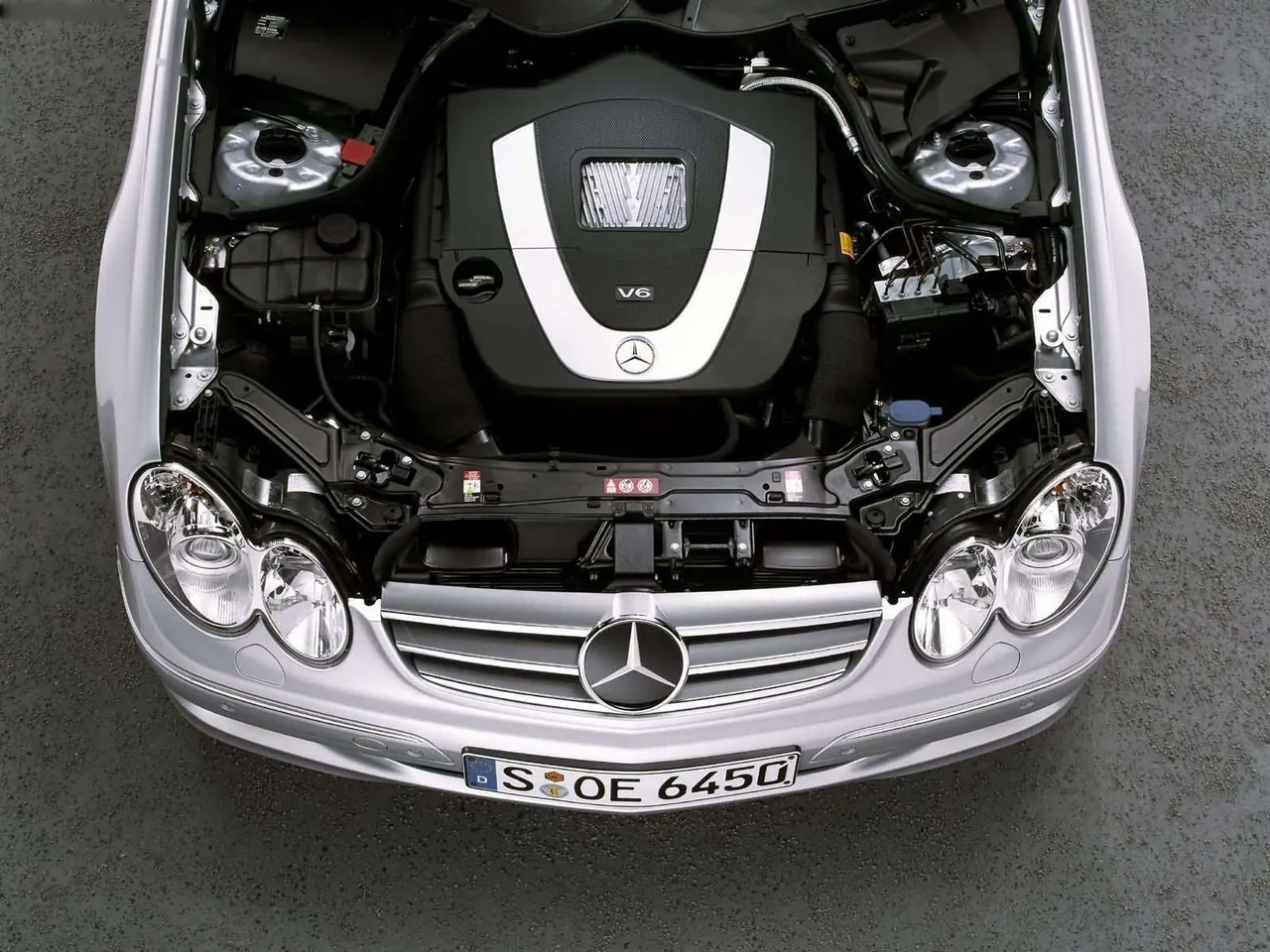 Mercedes-Benz CLK350 (2005) - Engine Bay