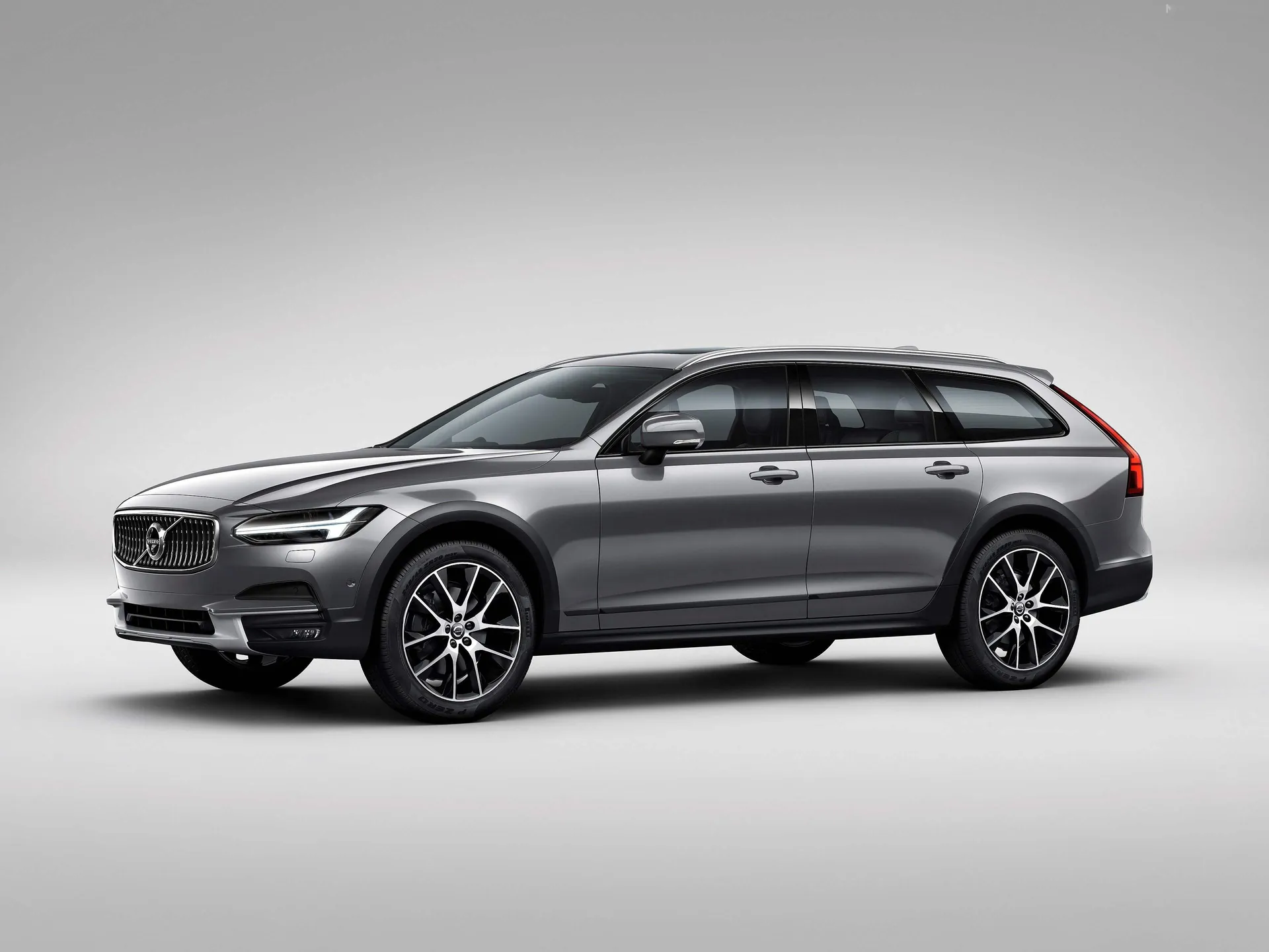 Volvo V90 Cross Country (2017)