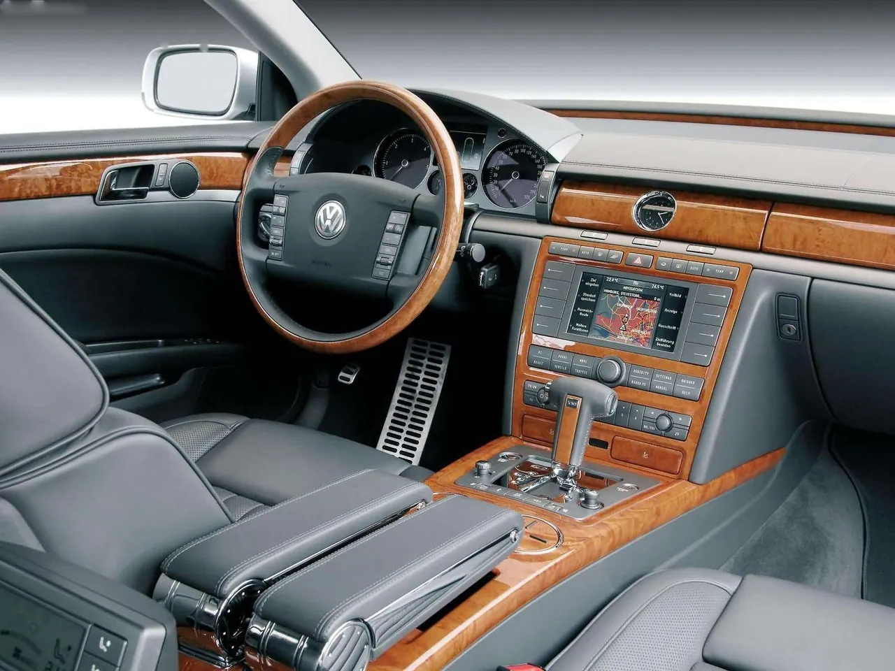 Volkswagen Phaeton V10 TDI (2003) - Interior