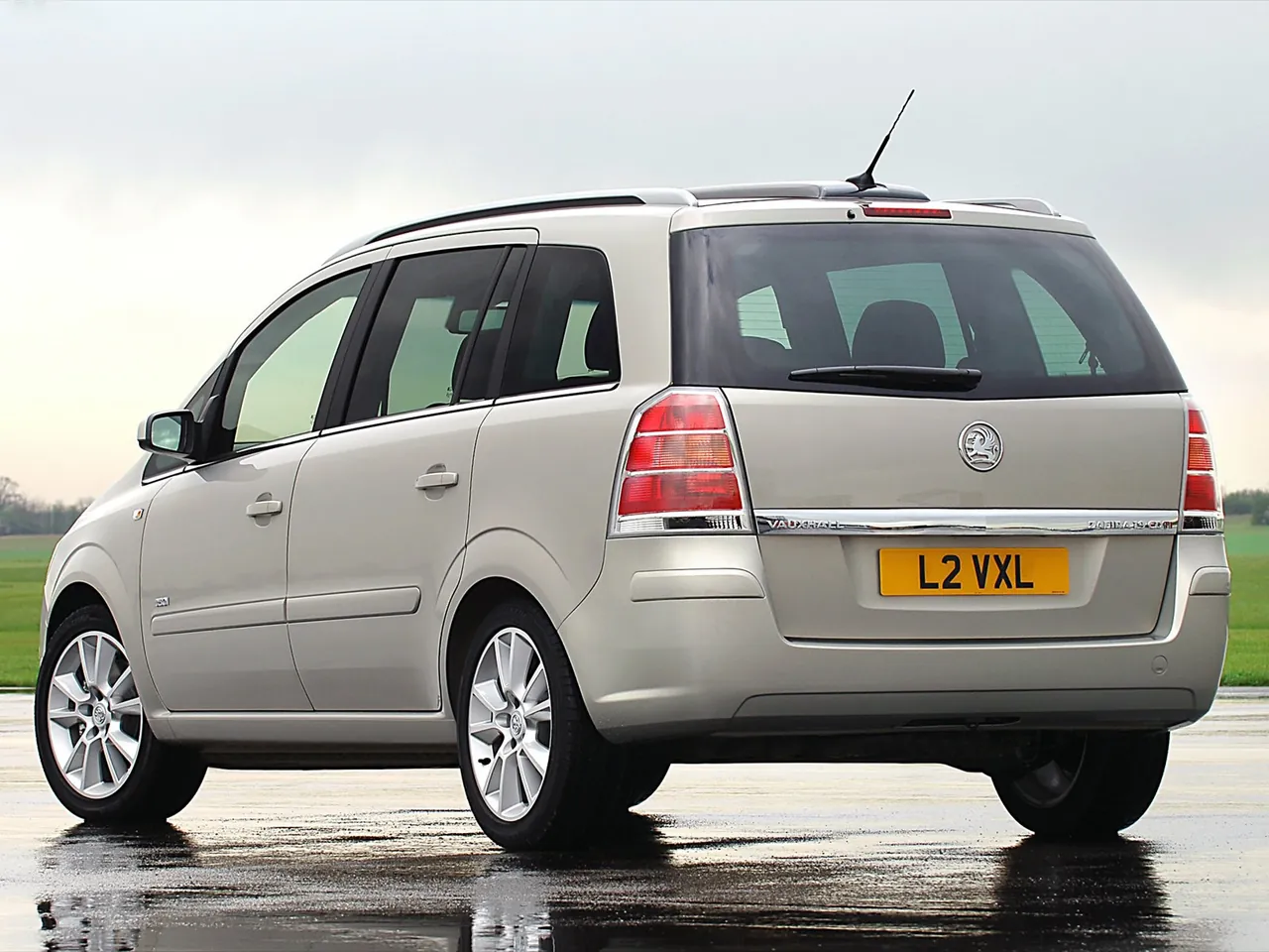 Vauxhall Zafira (2005) – zadní tříčtvrteční pohled