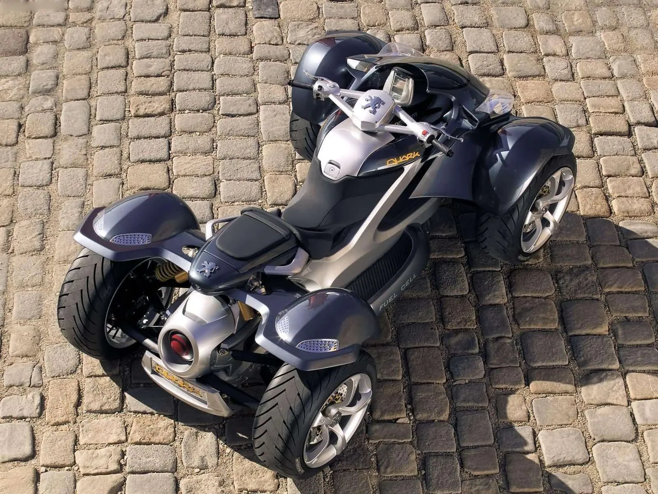 Peugeot Quark Concept (2004) – zadní tříčtvrteční pohled