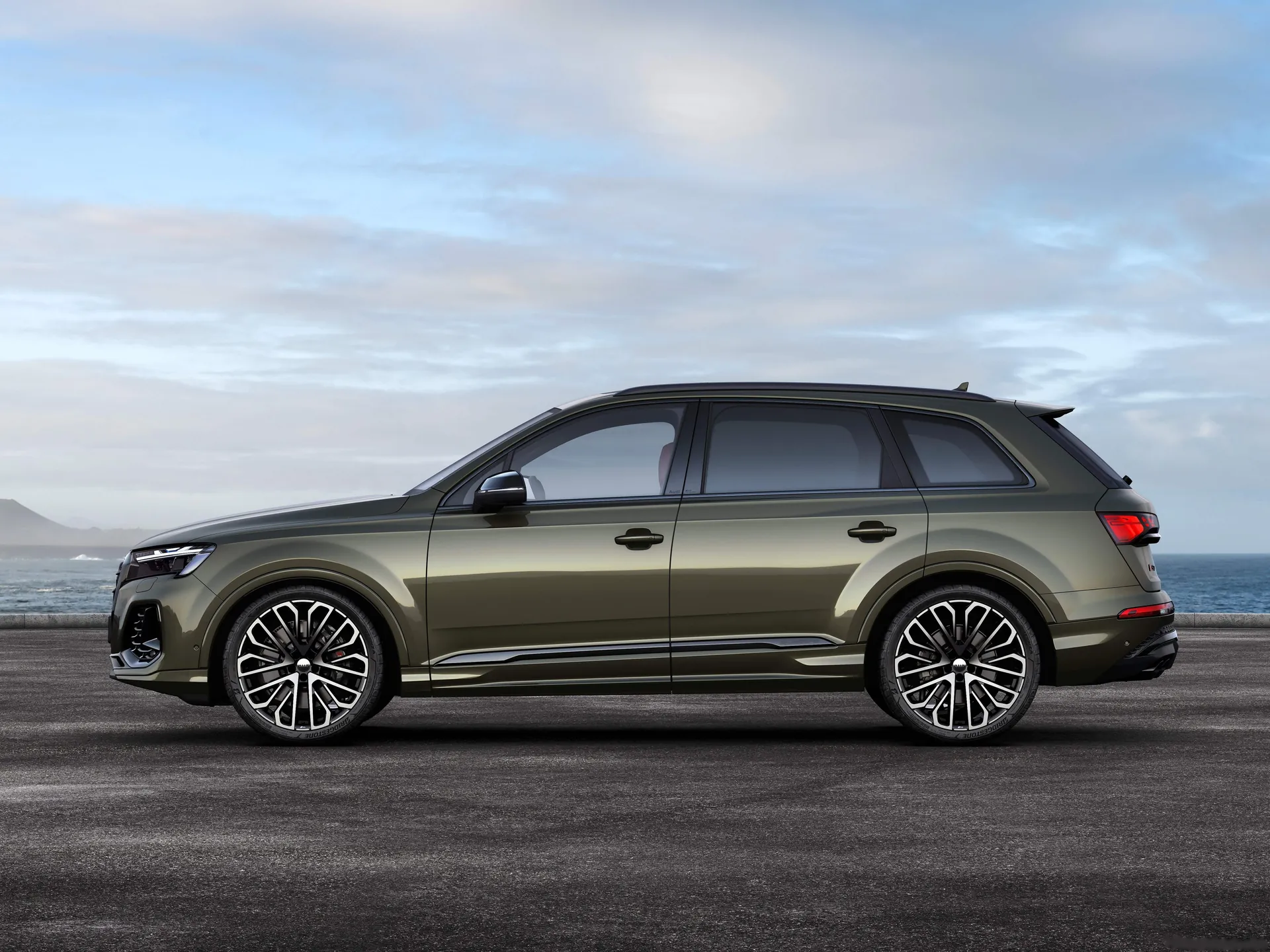 Audi SQ7 (2025) – boční profil