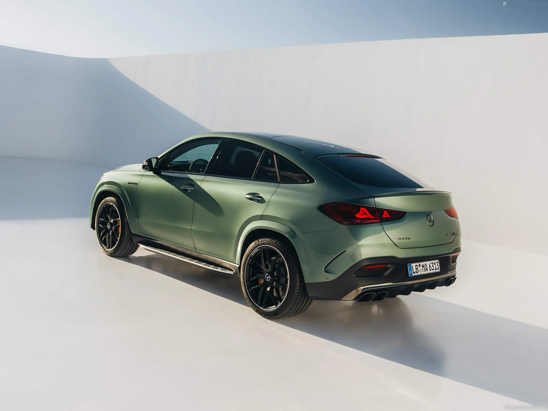 Mercedes-Benz GLE63 S AMG Coupe (2027) – zadní tříčtvrteční pohled