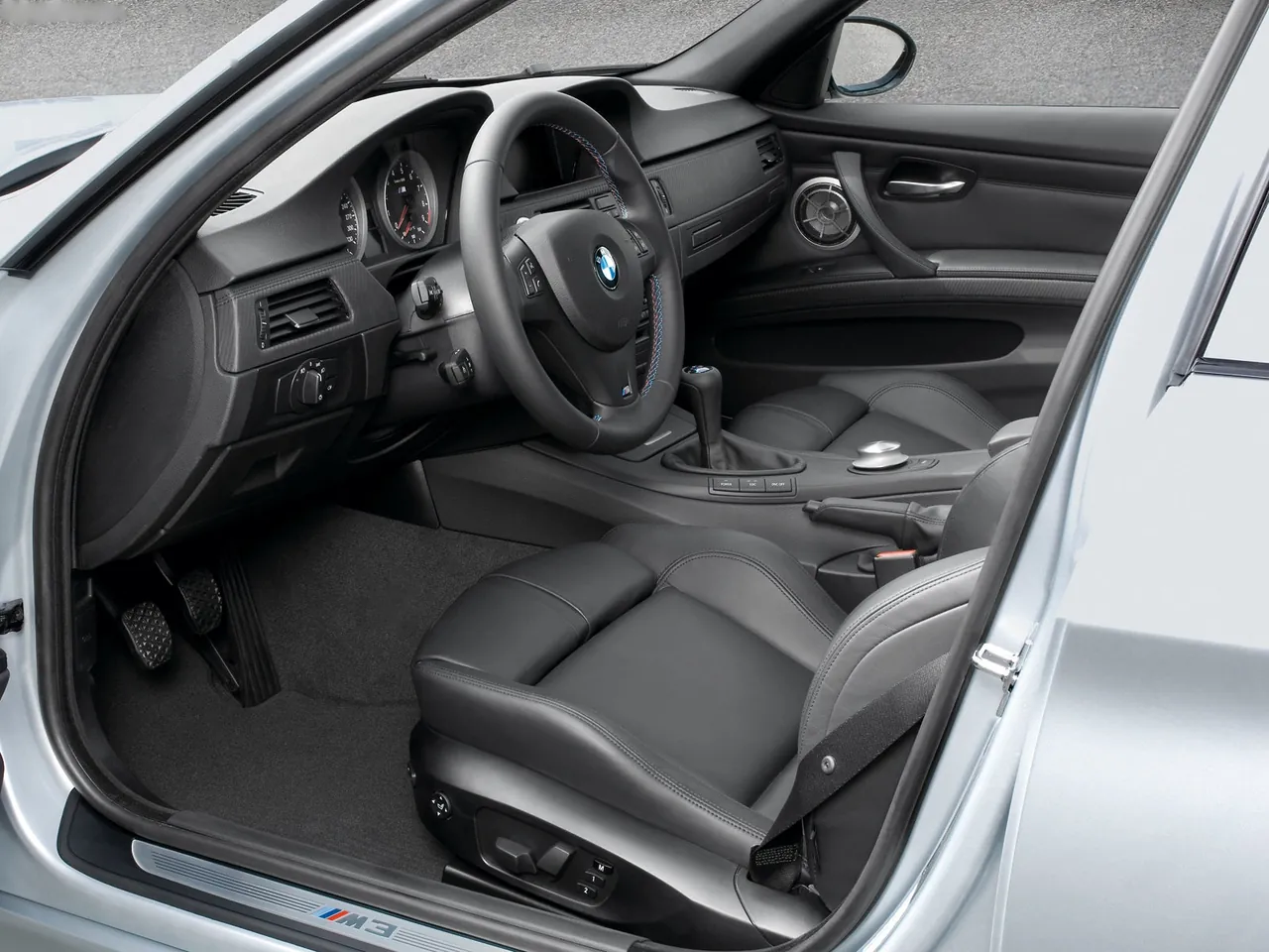 BMW M3 Sedan (2008) – interiér
