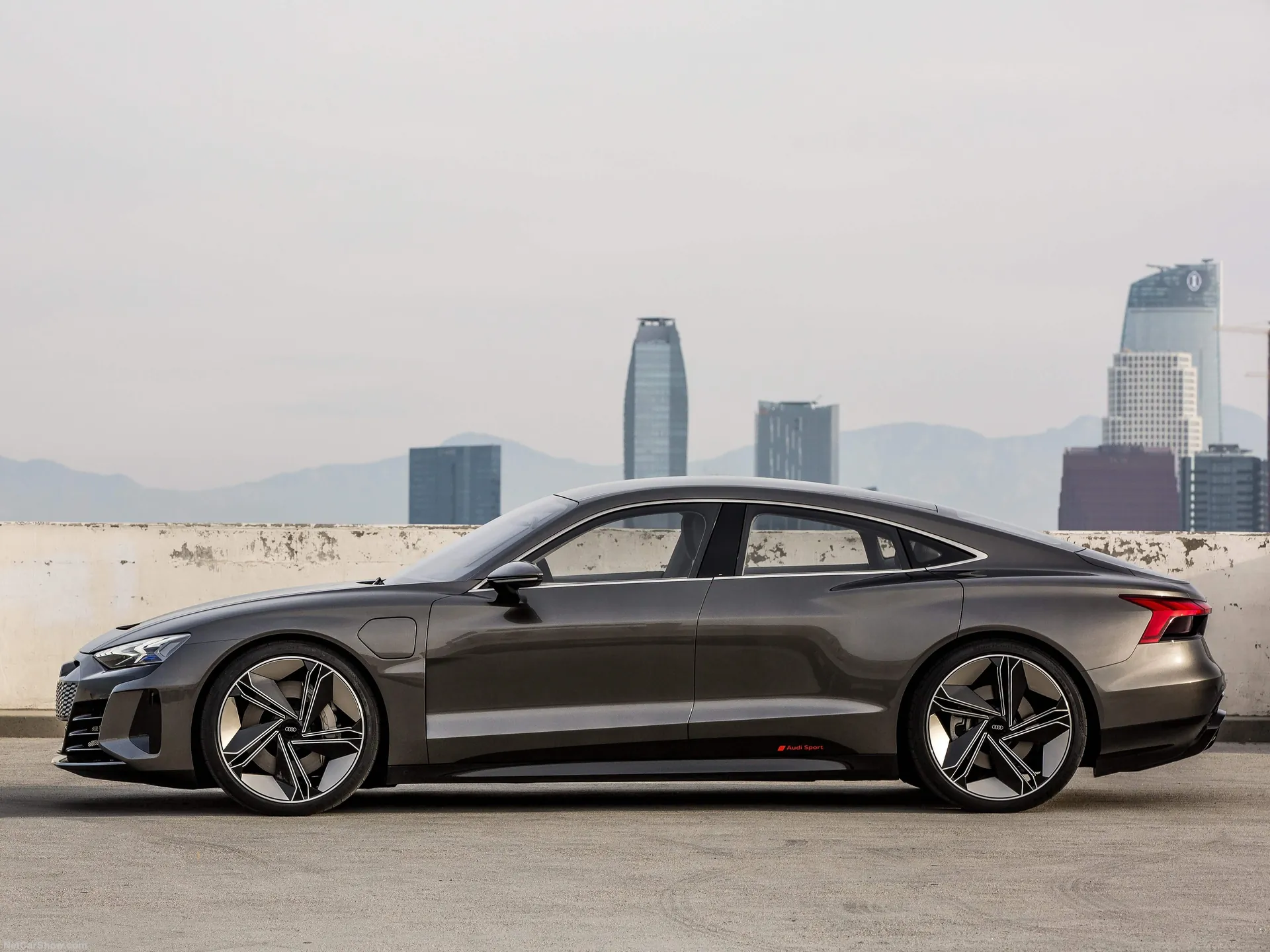 Audi e-tron GT Concept (2018) – boční profil