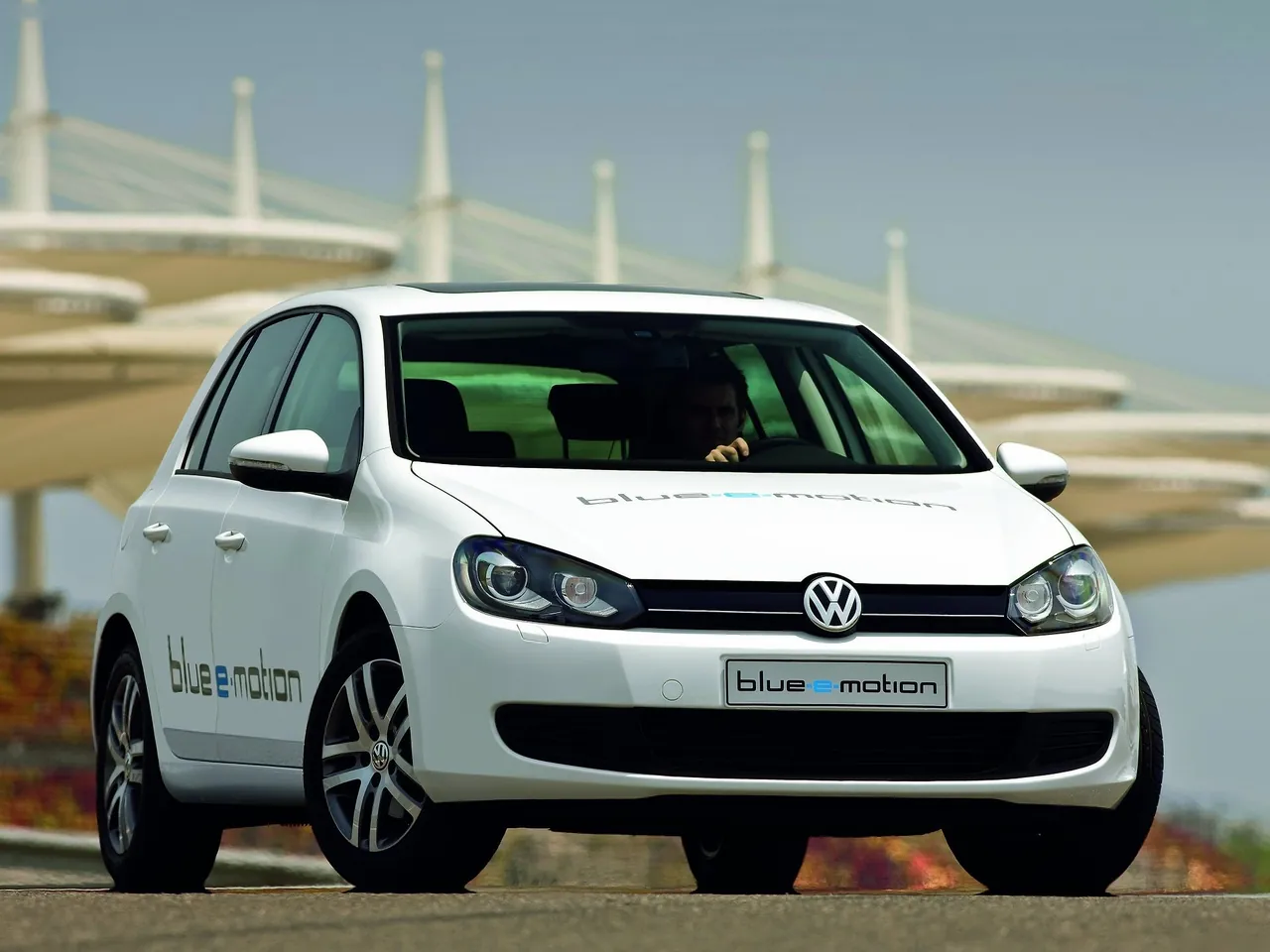 Volkswagen Golf blue-e-motion Concept (2010)