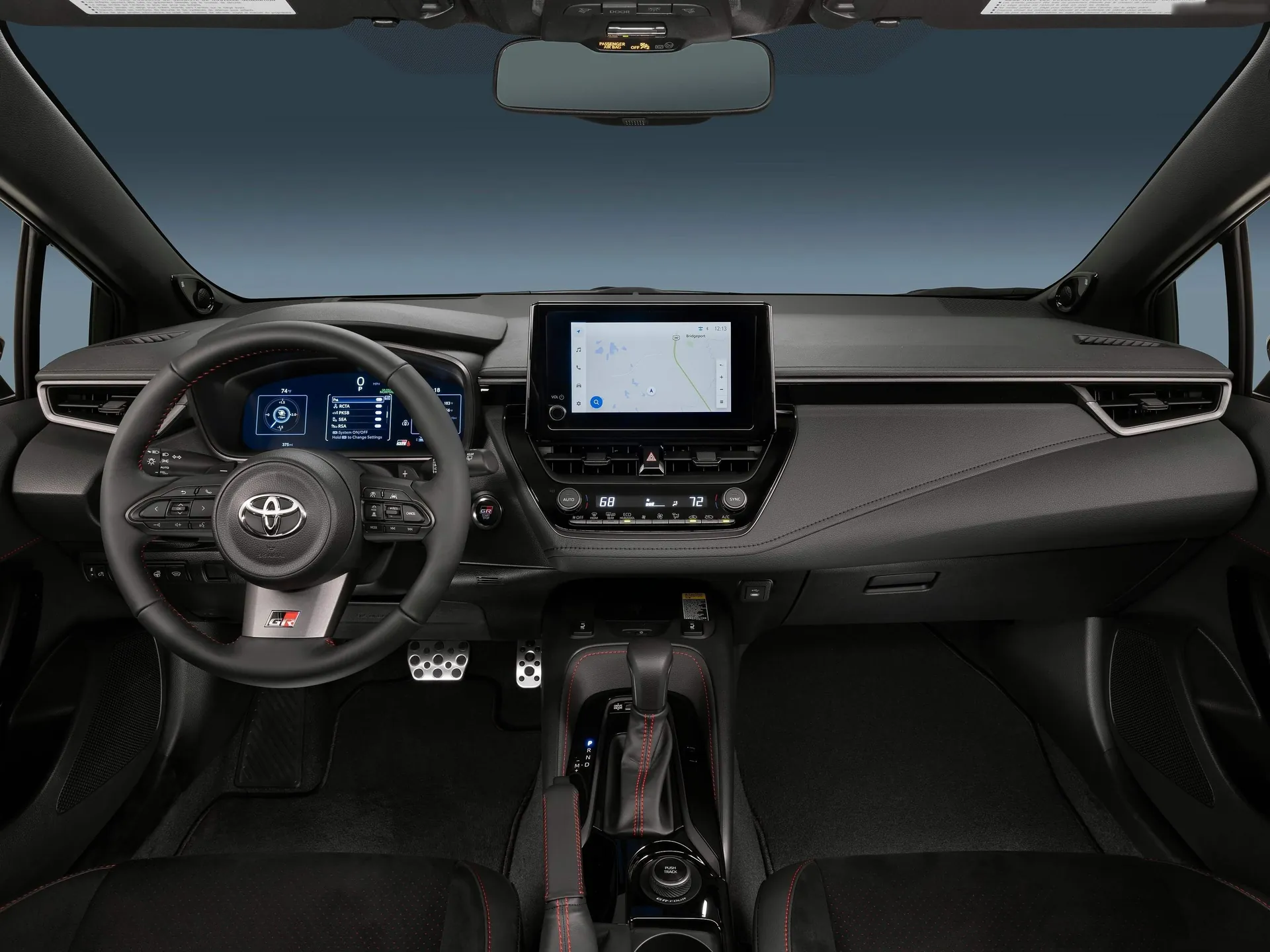 Toyota GR Corolla (2026) – interiér