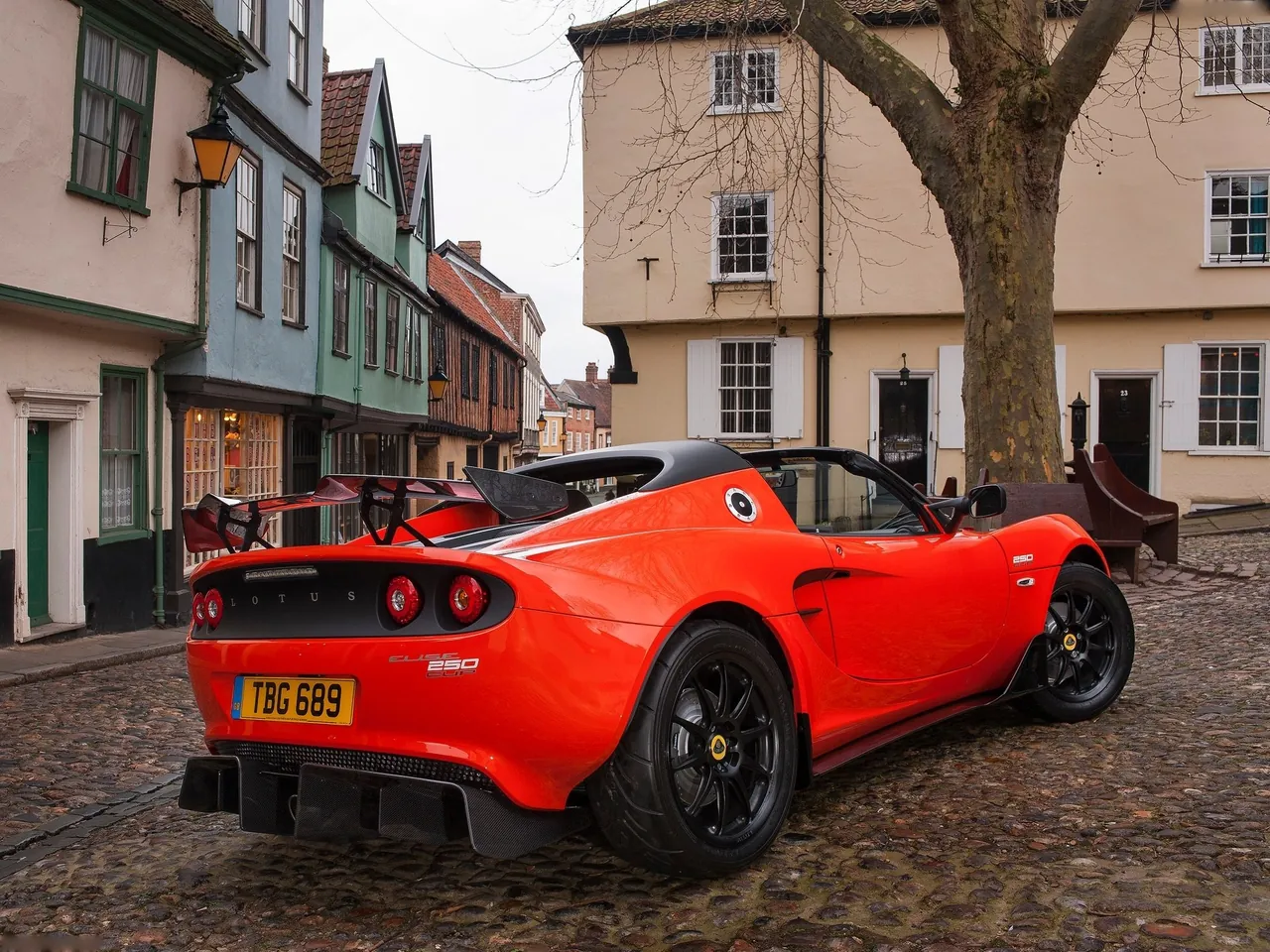 Lotus Elise Cup 250 (2016) – zadní tříčtvrteční pohled