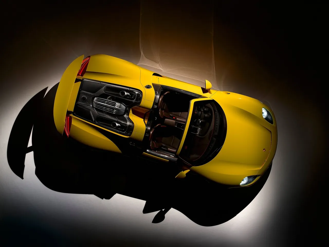 Porsche 918 Spyder (2015) – pohled shora
