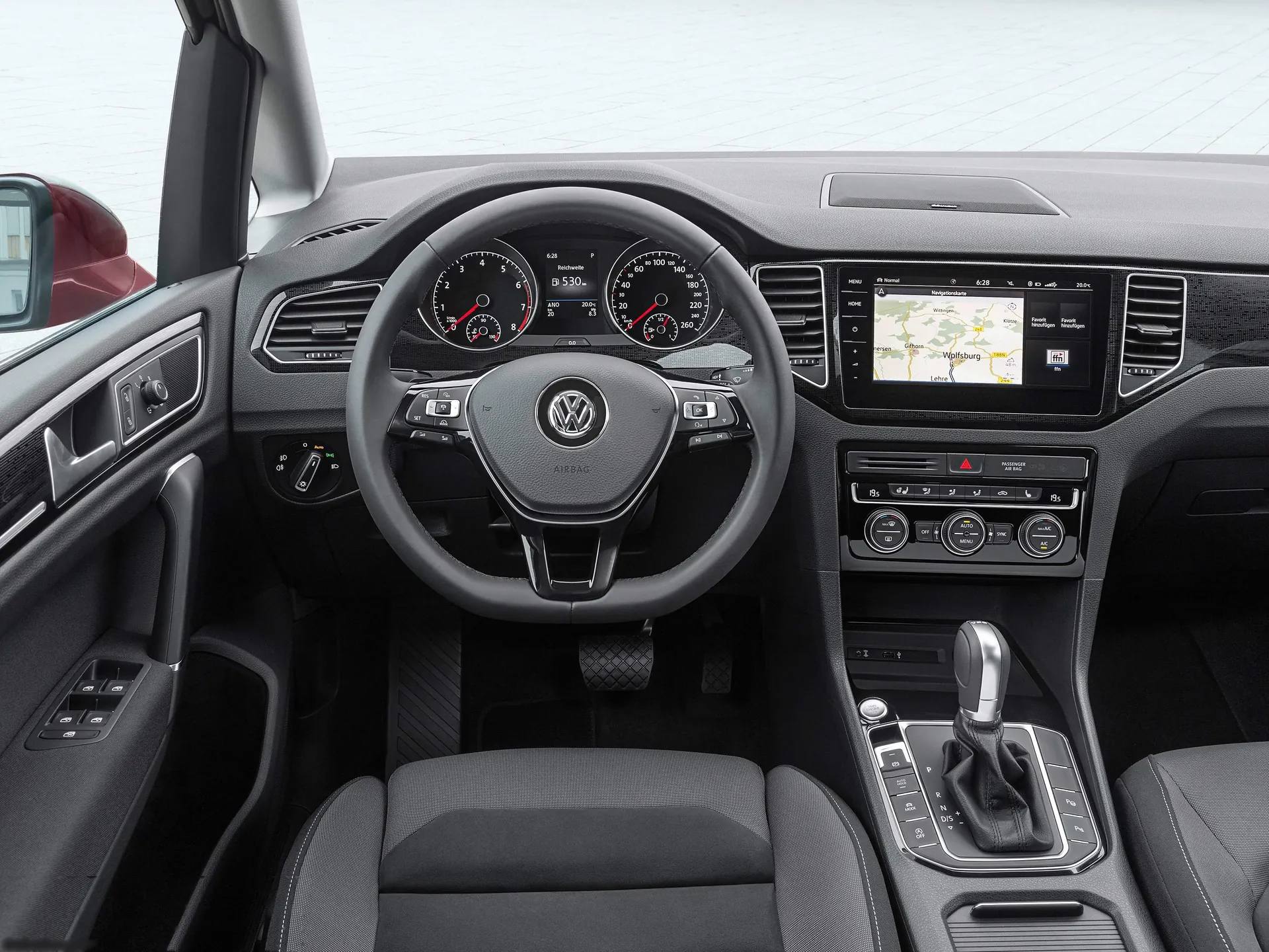 Volkswagen Golf Sportsvan (2018) - Interior