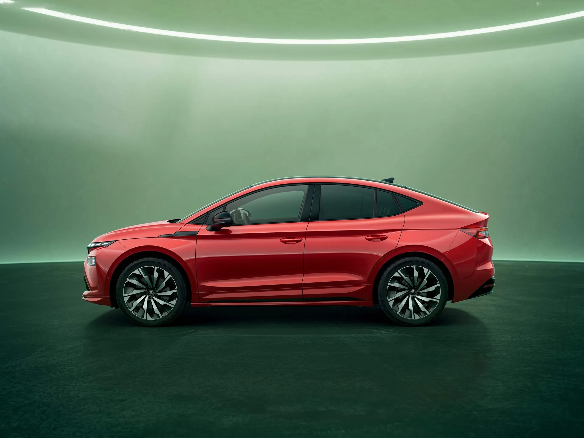 Skoda Enyaq Coupe (2025) – boční profil