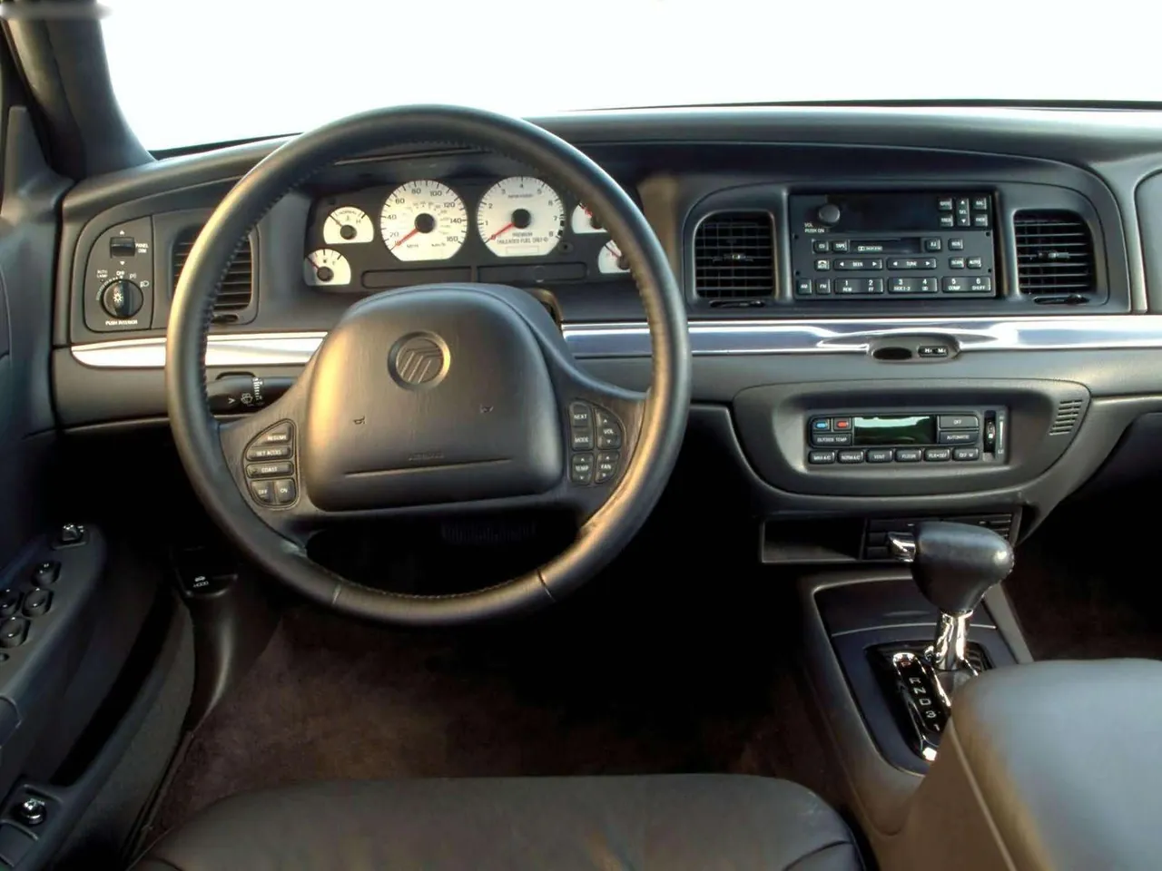 Mercury Marauder Concept (2002) – interiér