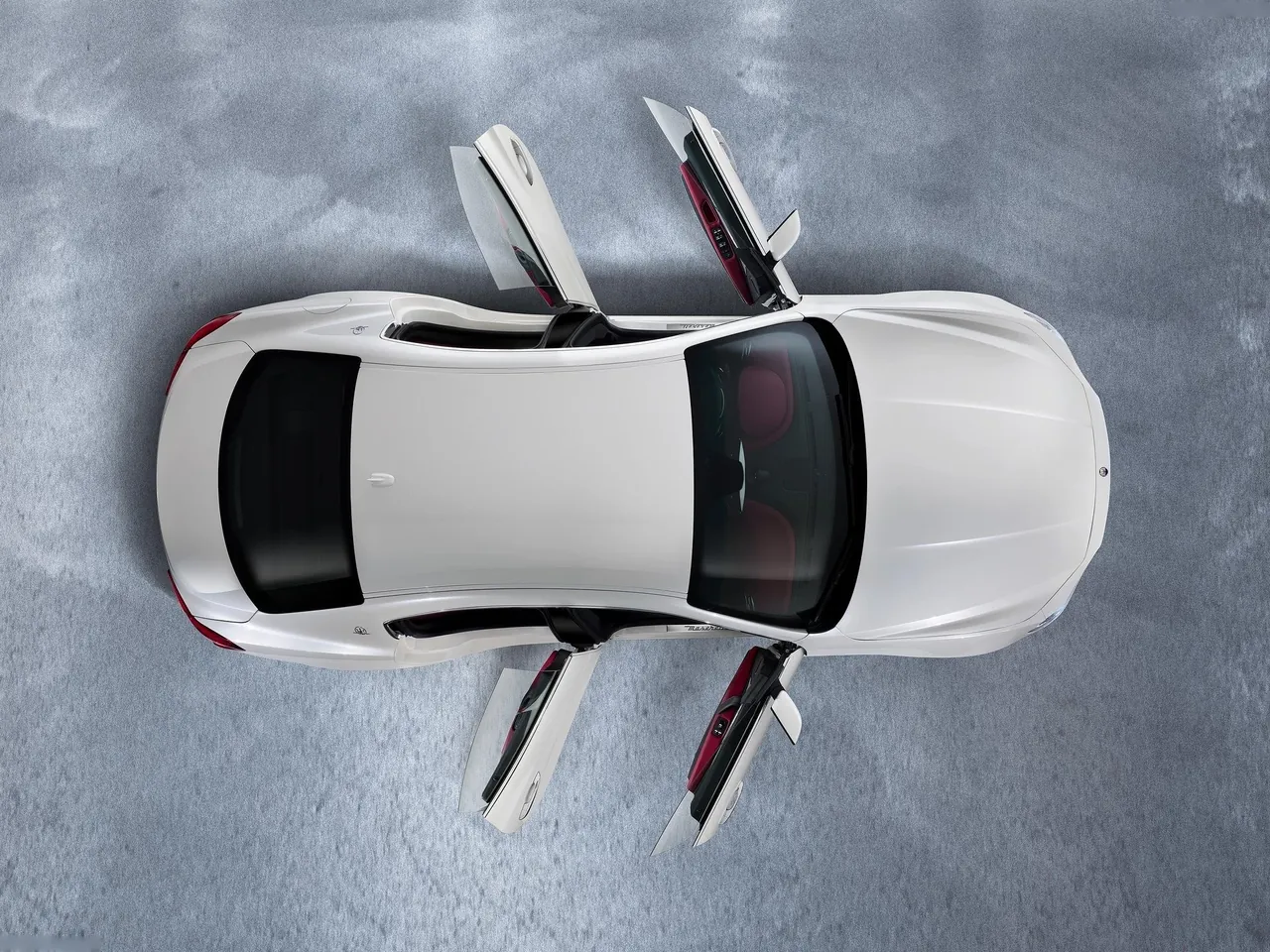 Maserati Ghibli (2014) – pohled shora