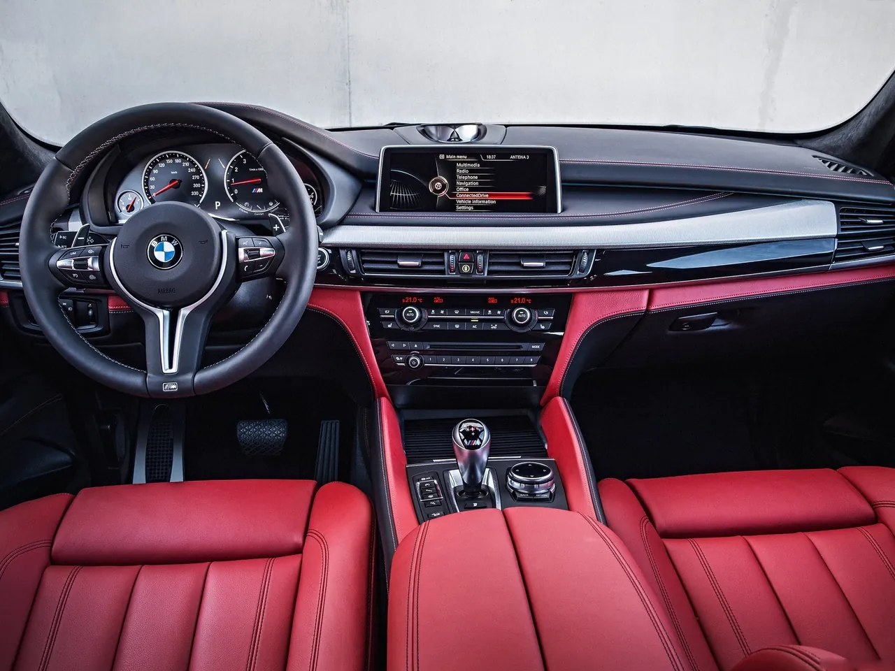 BMW X5 M (2016) – interiér