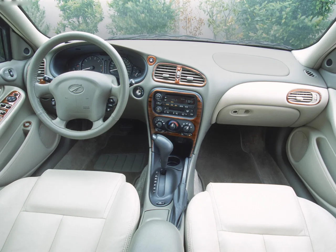 Oldsmobile Alero GL (2002) – interiér