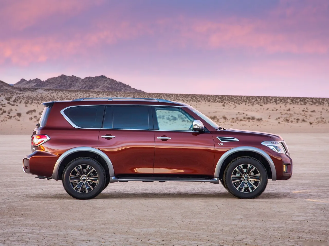 Nissan Armada (2017) – boční profil