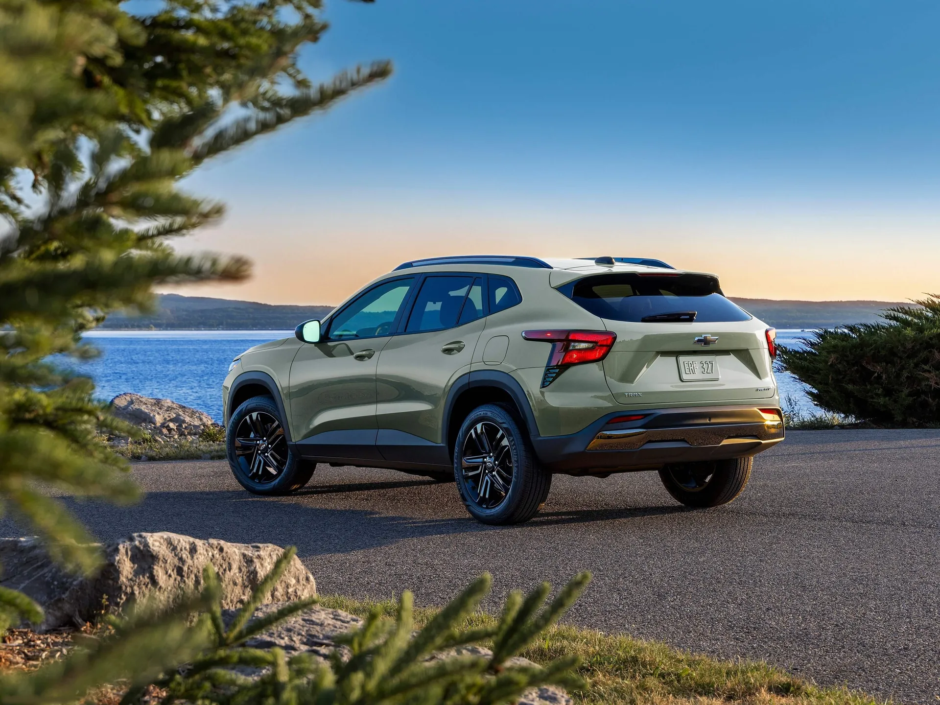 Chevrolet Trax (2024) – zadní tříčtvrteční pohled