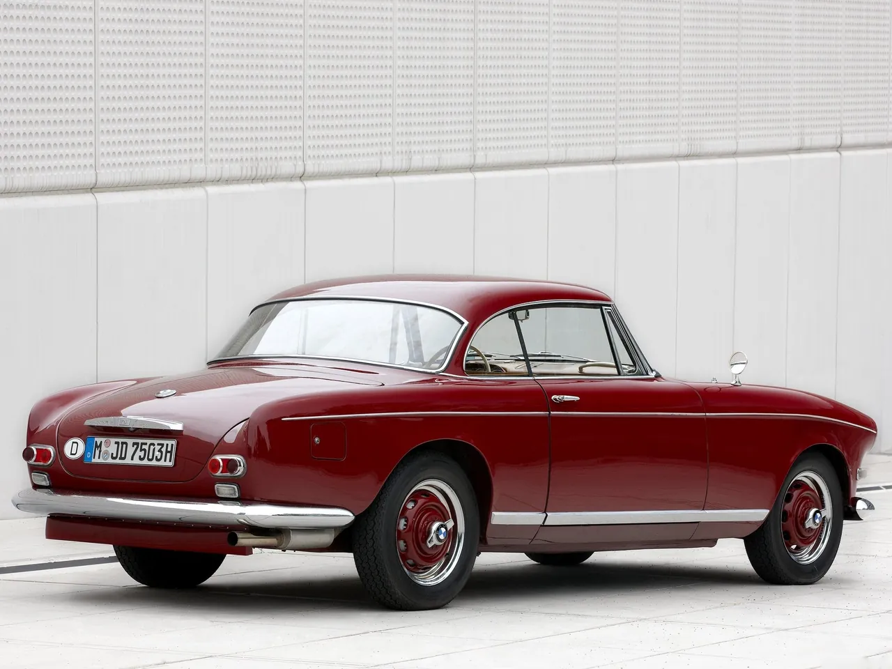 BMW 503 Coupe (1956) – zadní tříčtvrteční pohled
