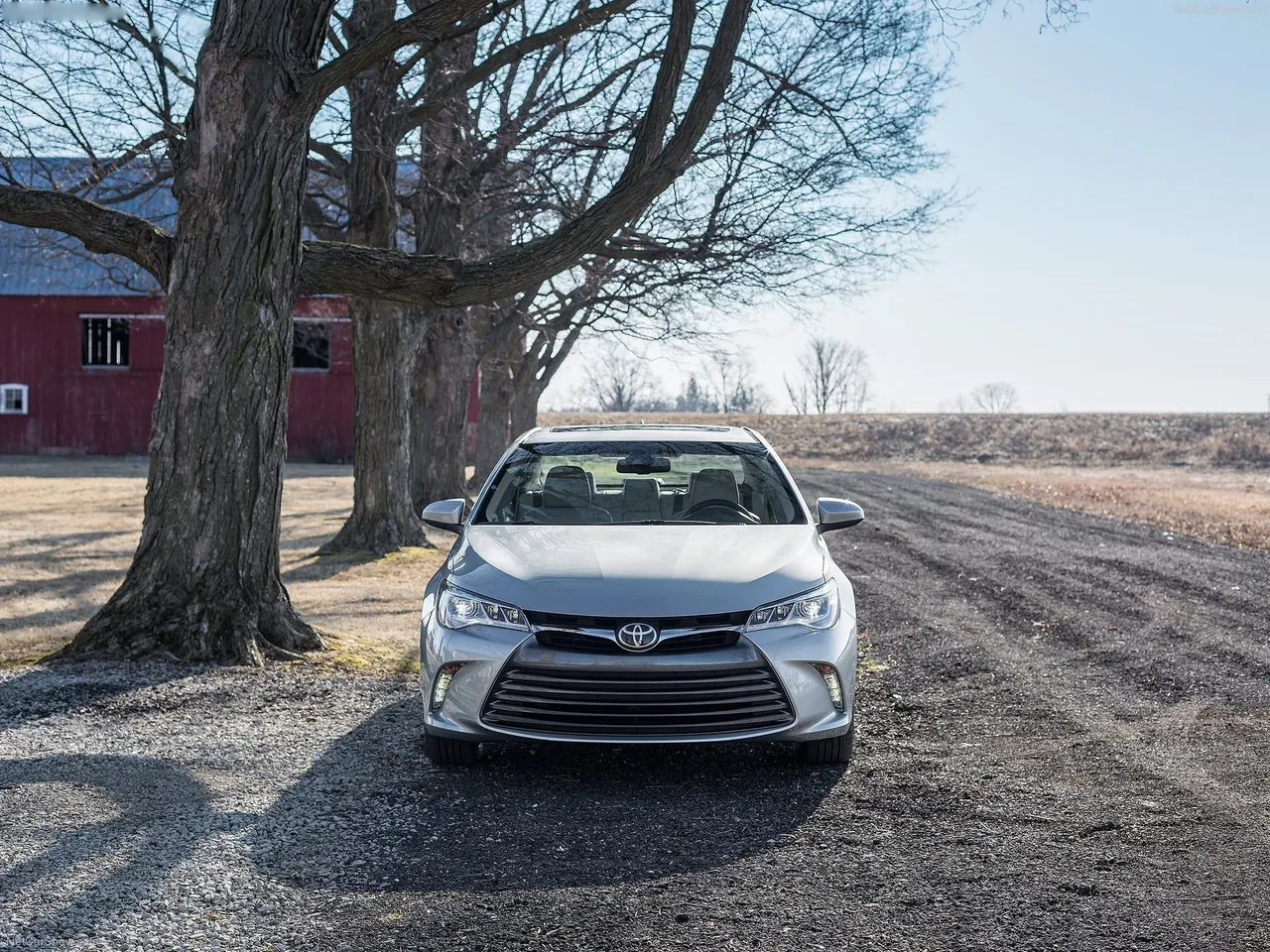 Toyota Camry (2015) - Front