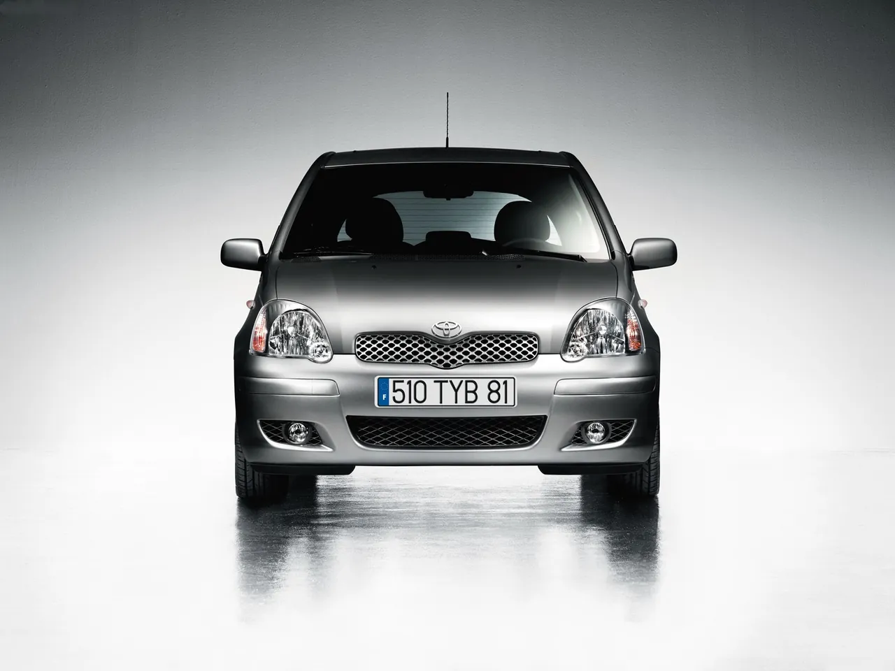 Toyota Yaris (2003) - Front