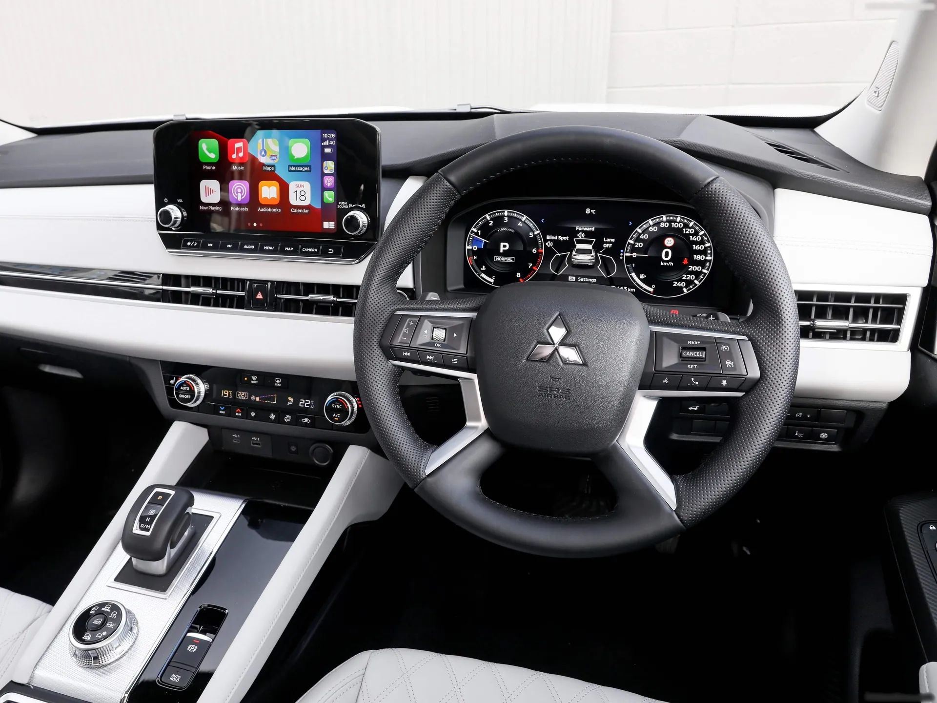 Mitsubishi Outlander [AU] (2022) – interiér
