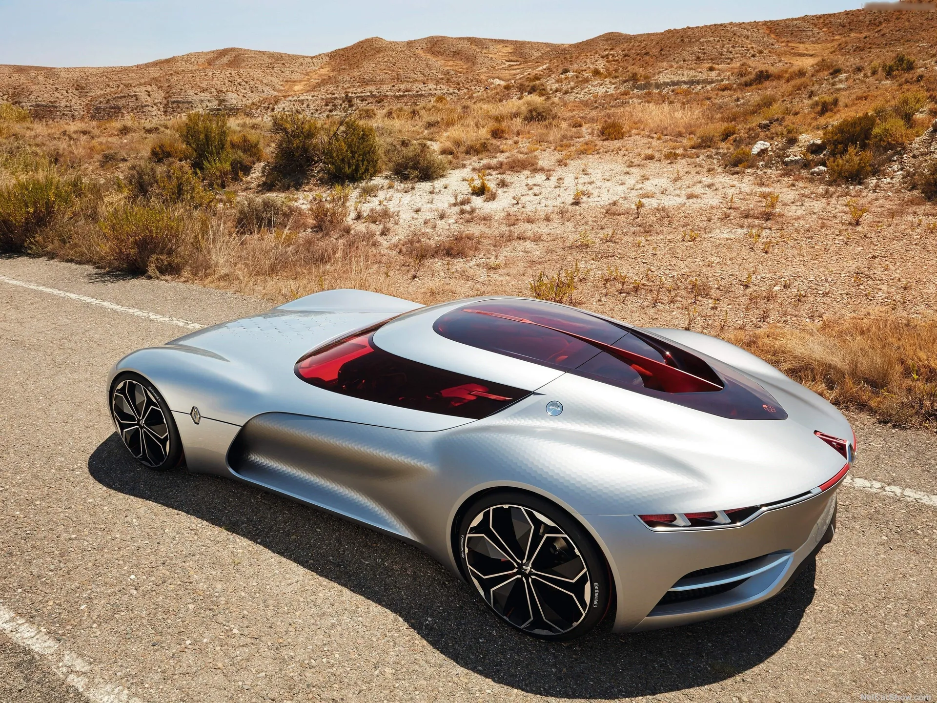 Renault Trezor Concept (2016) – zadní tříčtvrteční pohled