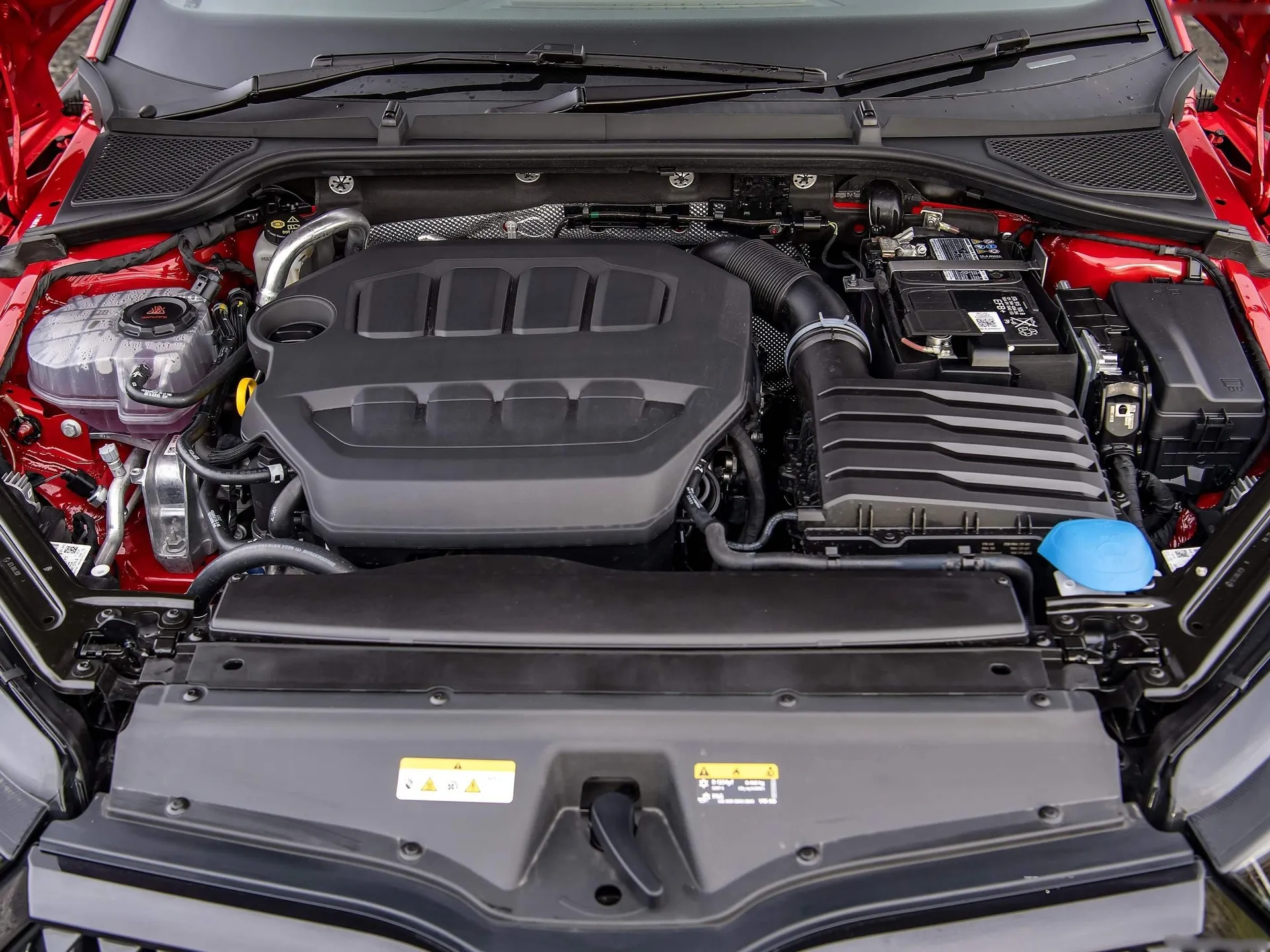 Skoda Octavia vRS Estate [UK] (2020) – motorový prostor