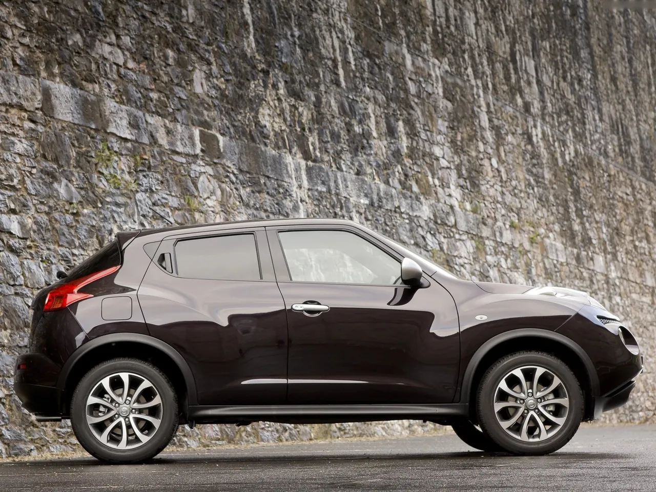 Nissan Juke Shiro (2012) – boční profil