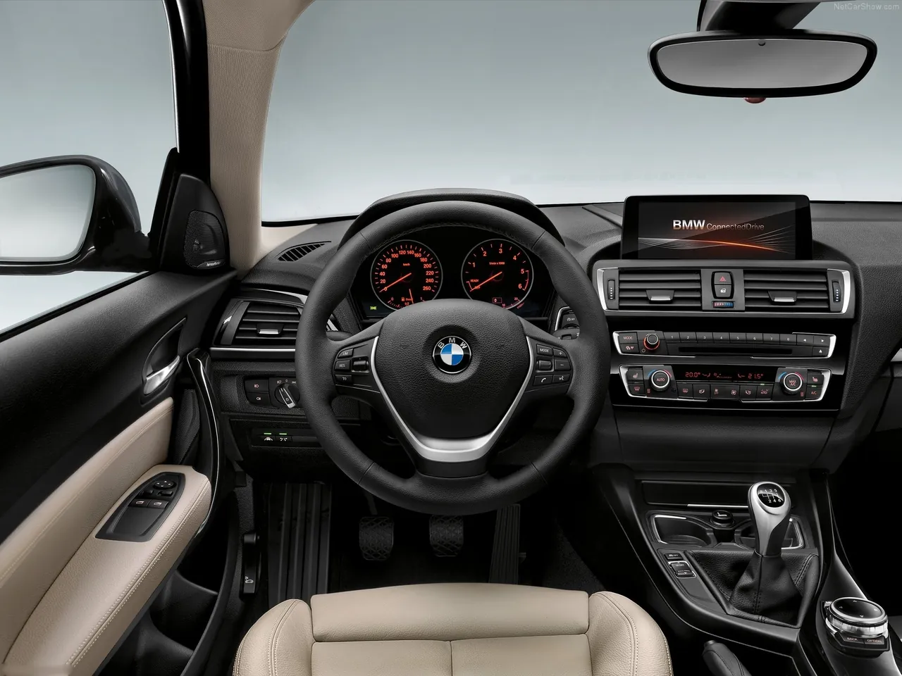 BMW 1-Series 3-door (2016) – interiér