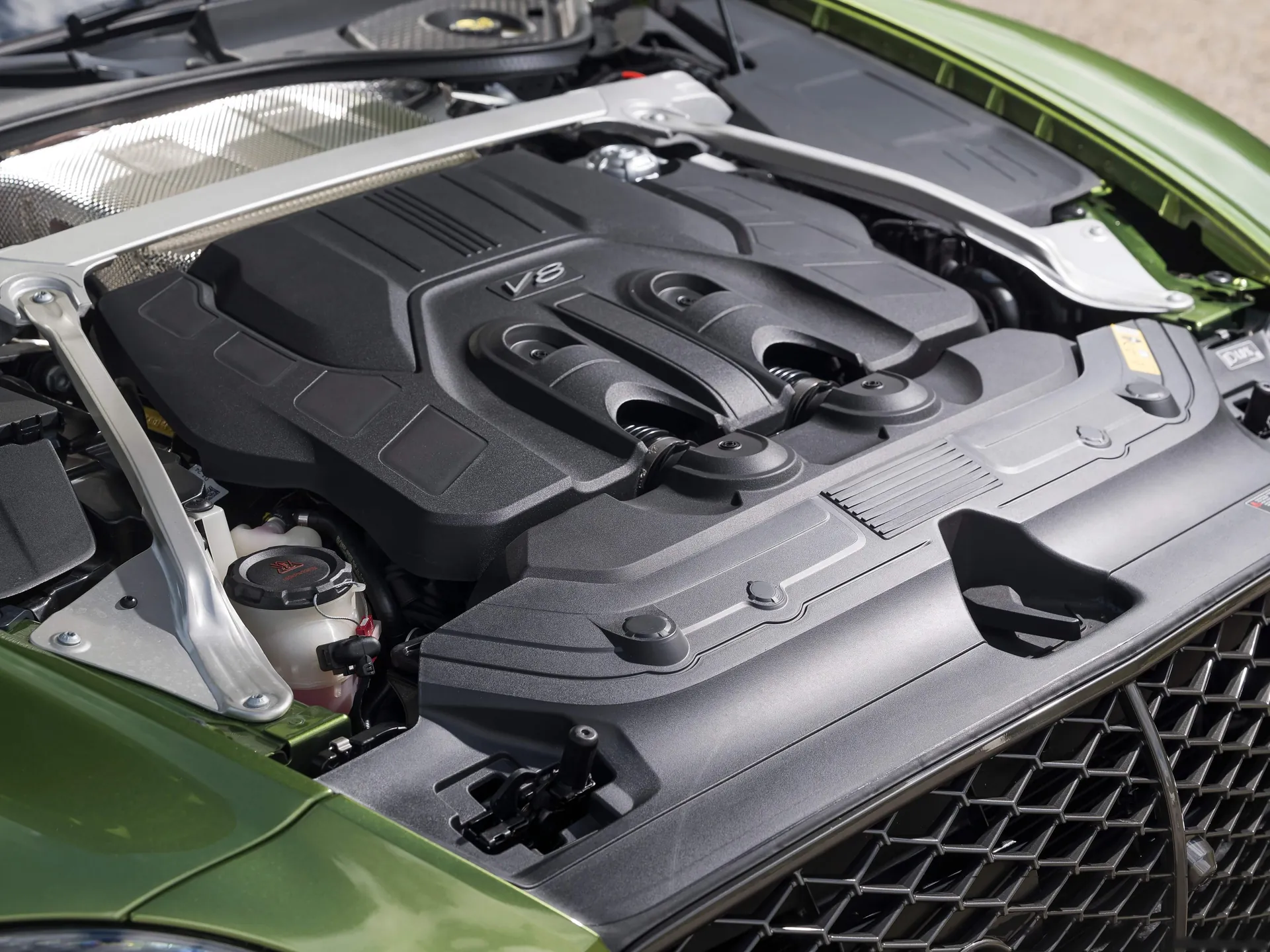 Bentley Continental GT Speed (2025) – motorový prostor