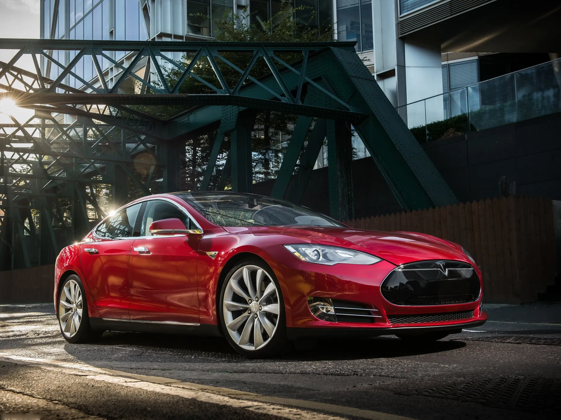 Tesla Model S (2013)
