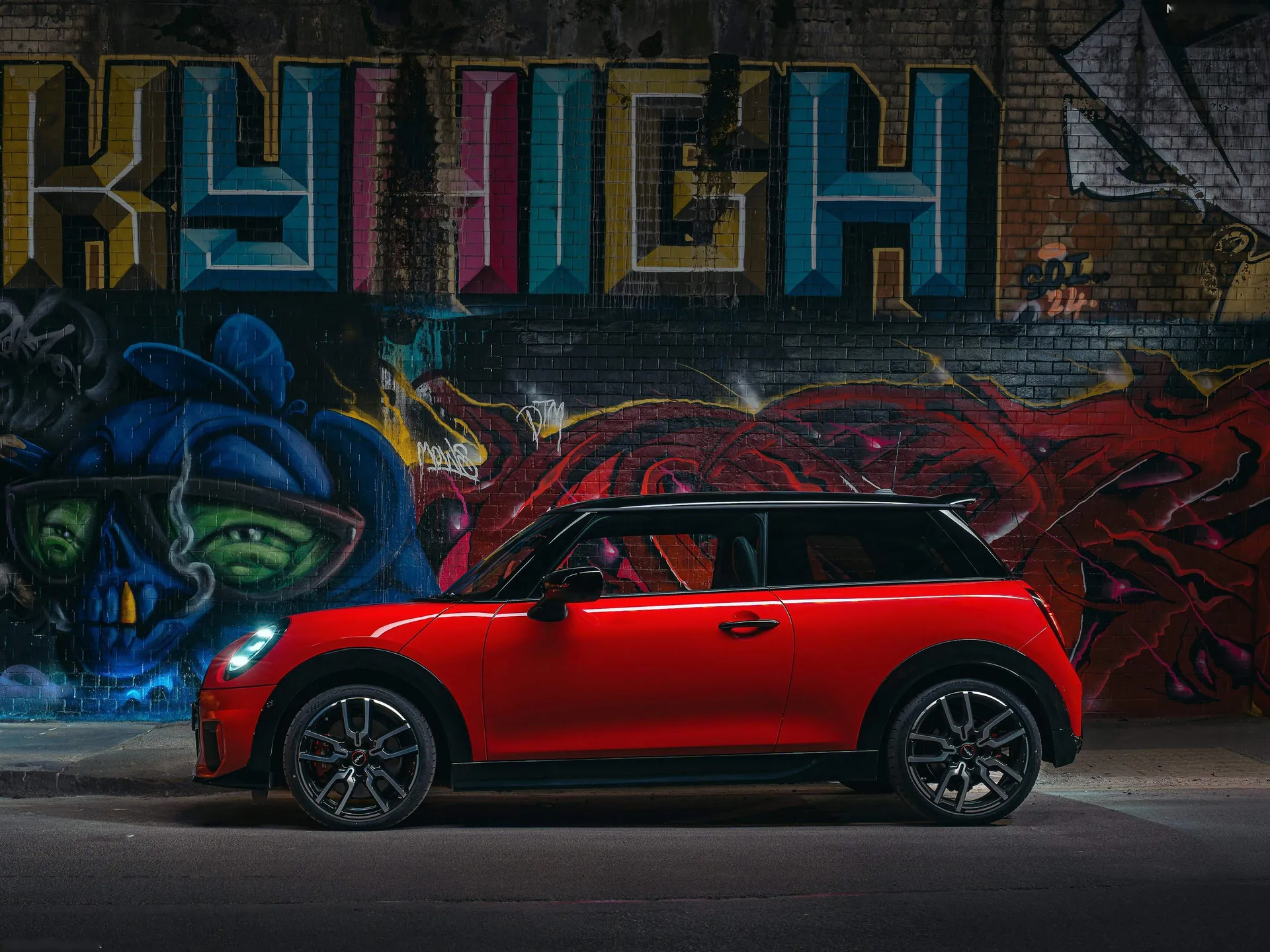 Mini John Cooper Works [UK] (2025) – boční profil