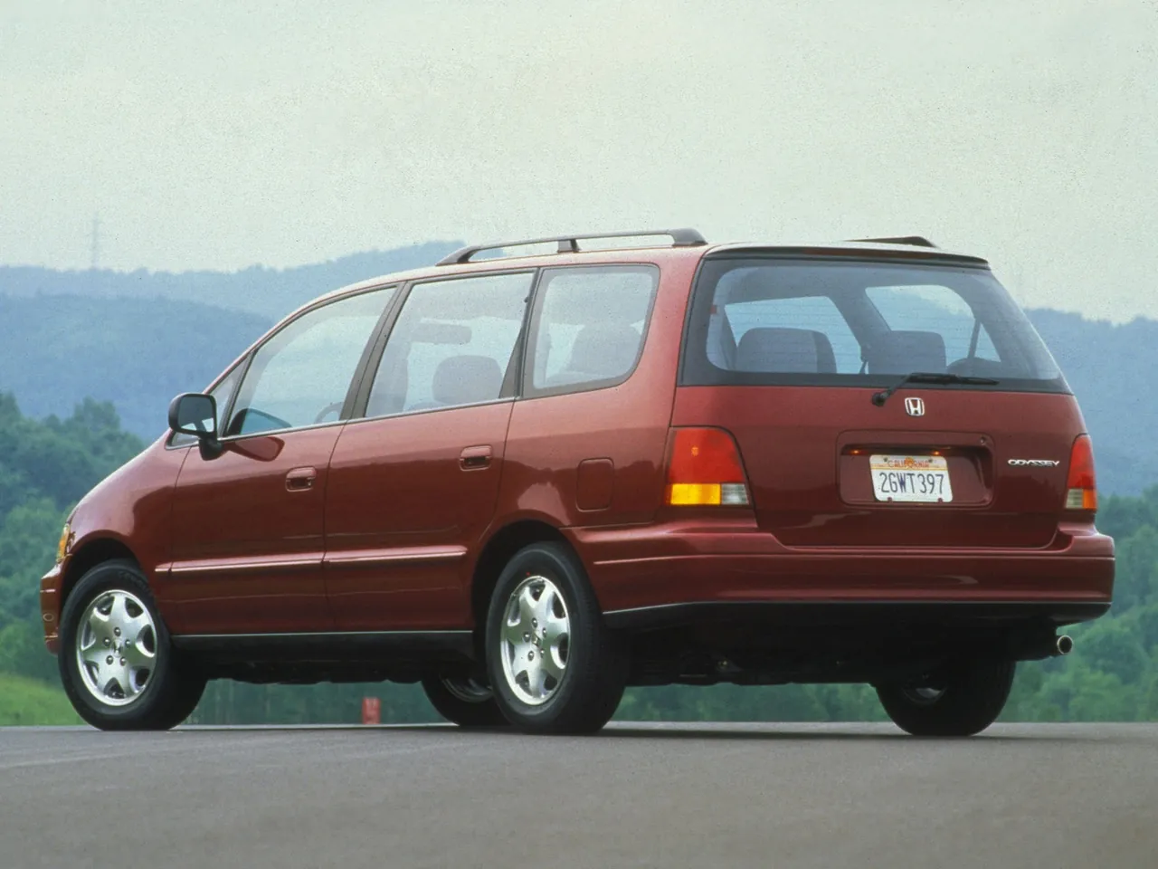 Honda Odyssey (1995) – zadní tříčtvrteční pohled